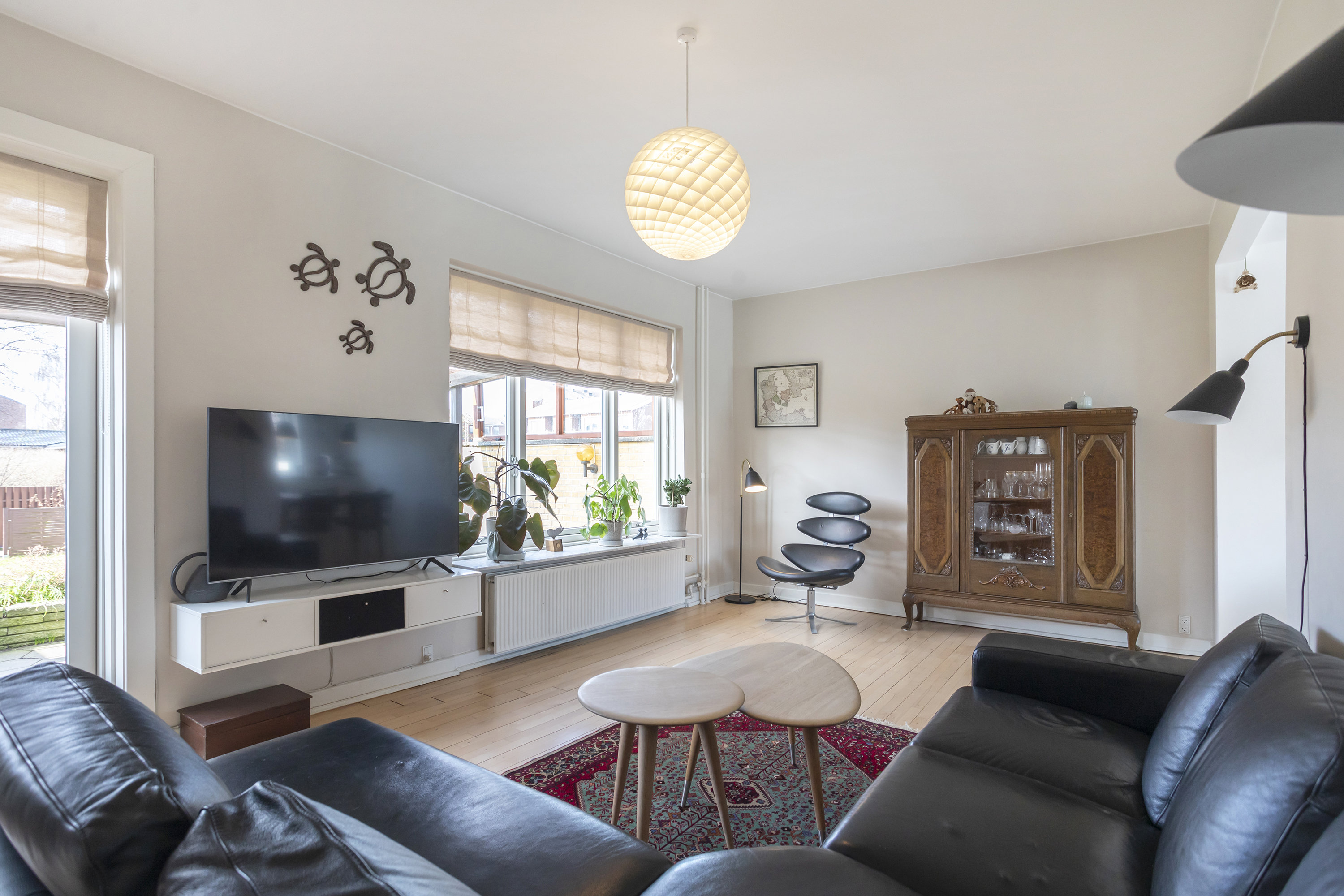 Fremhævet stue billede i fuldskærmstilstand. Billede af Vestermarie Alle 4, 2770 Kastrup