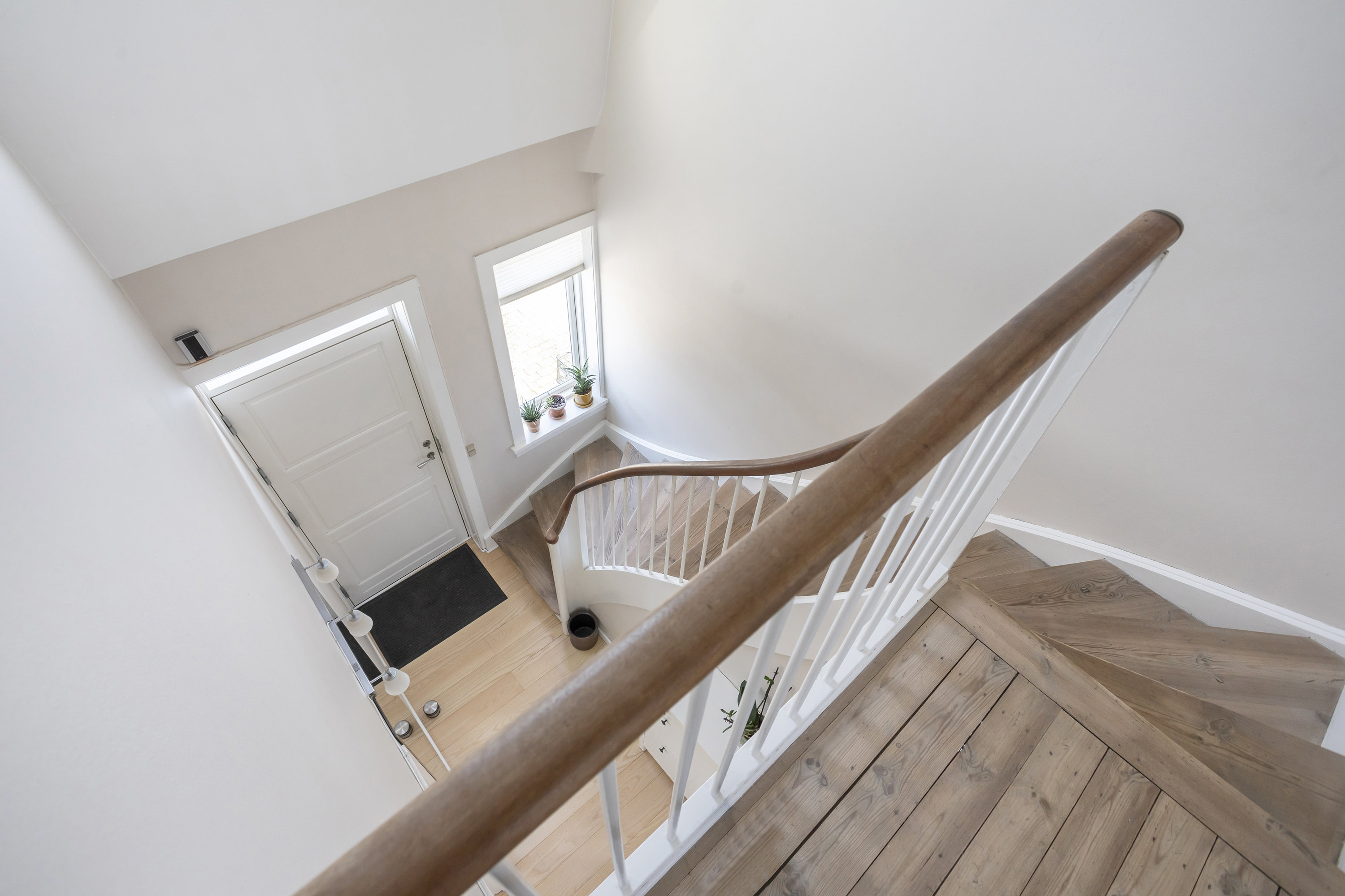 Fremhævet trappe billede i fuldskærmstilstand. Billede af Vestermarie Alle 4, 2770 Kastrup