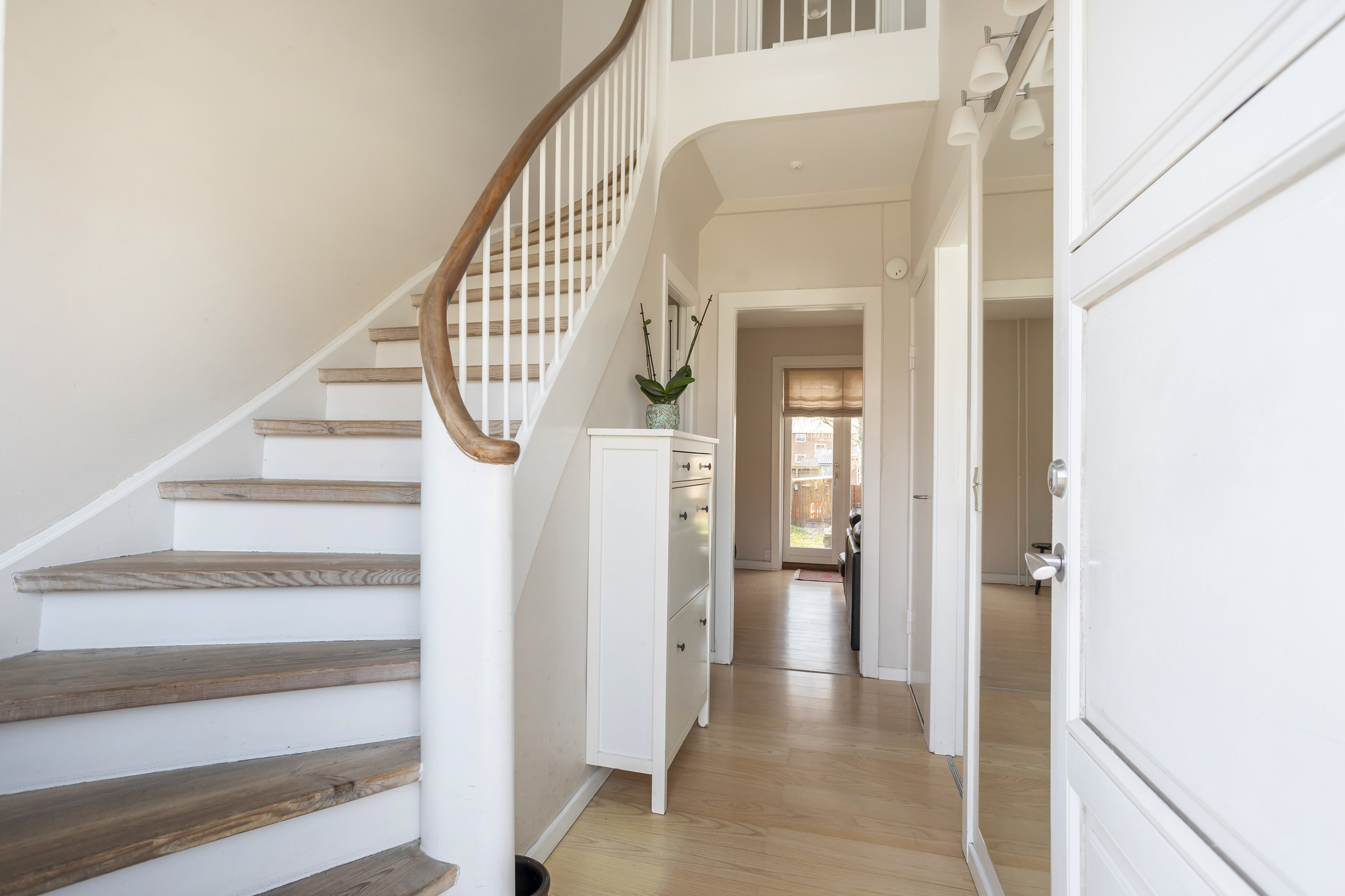 Fremhævet trappe billede i fuldskærmstilstand. Billede af Vestermarie Alle 4, 2770 Kastrup