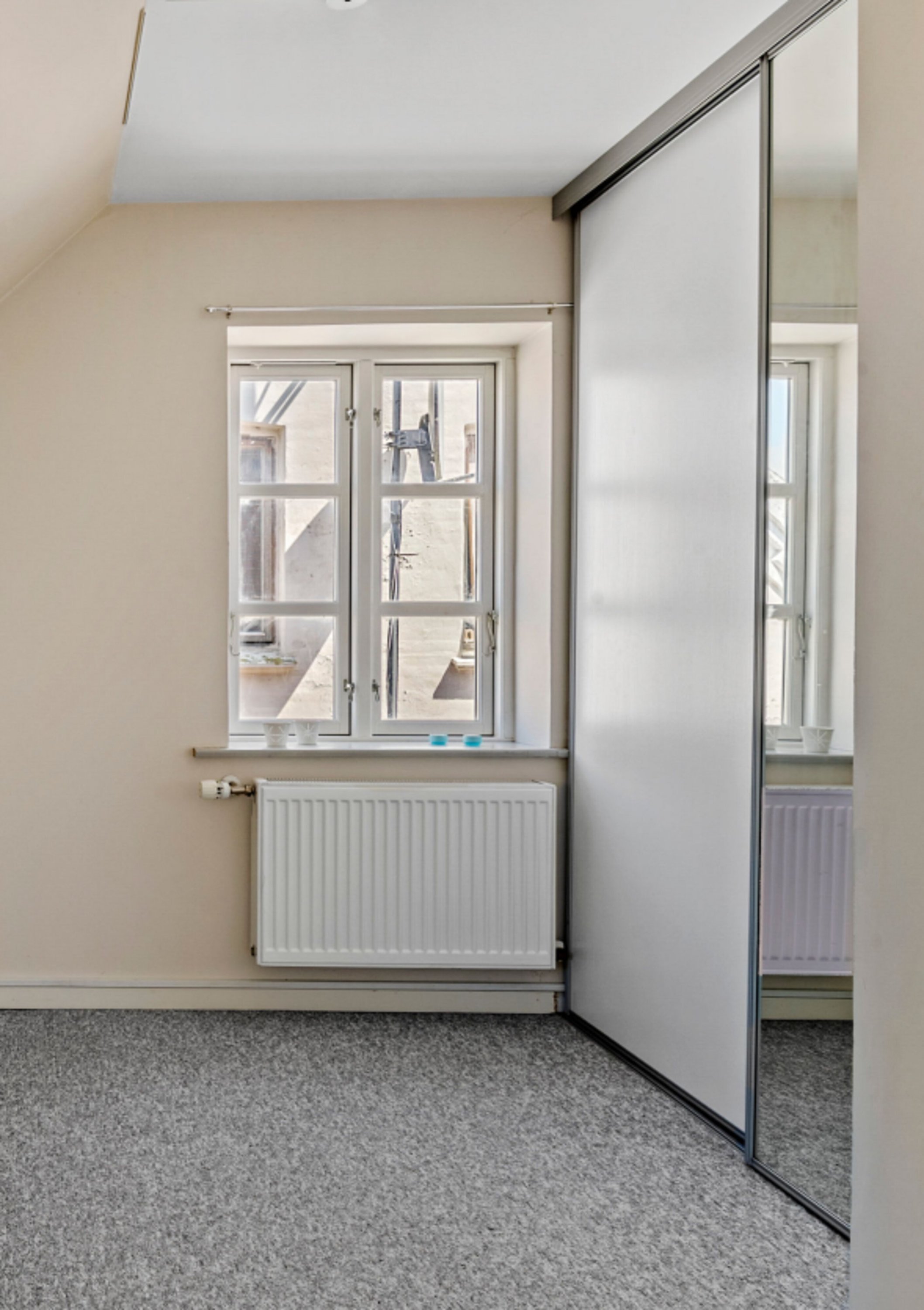 Fremhævet andet billede i fuldskærmstilstand. Billede af Lundby Hovedgade 42, 4750 Lundby