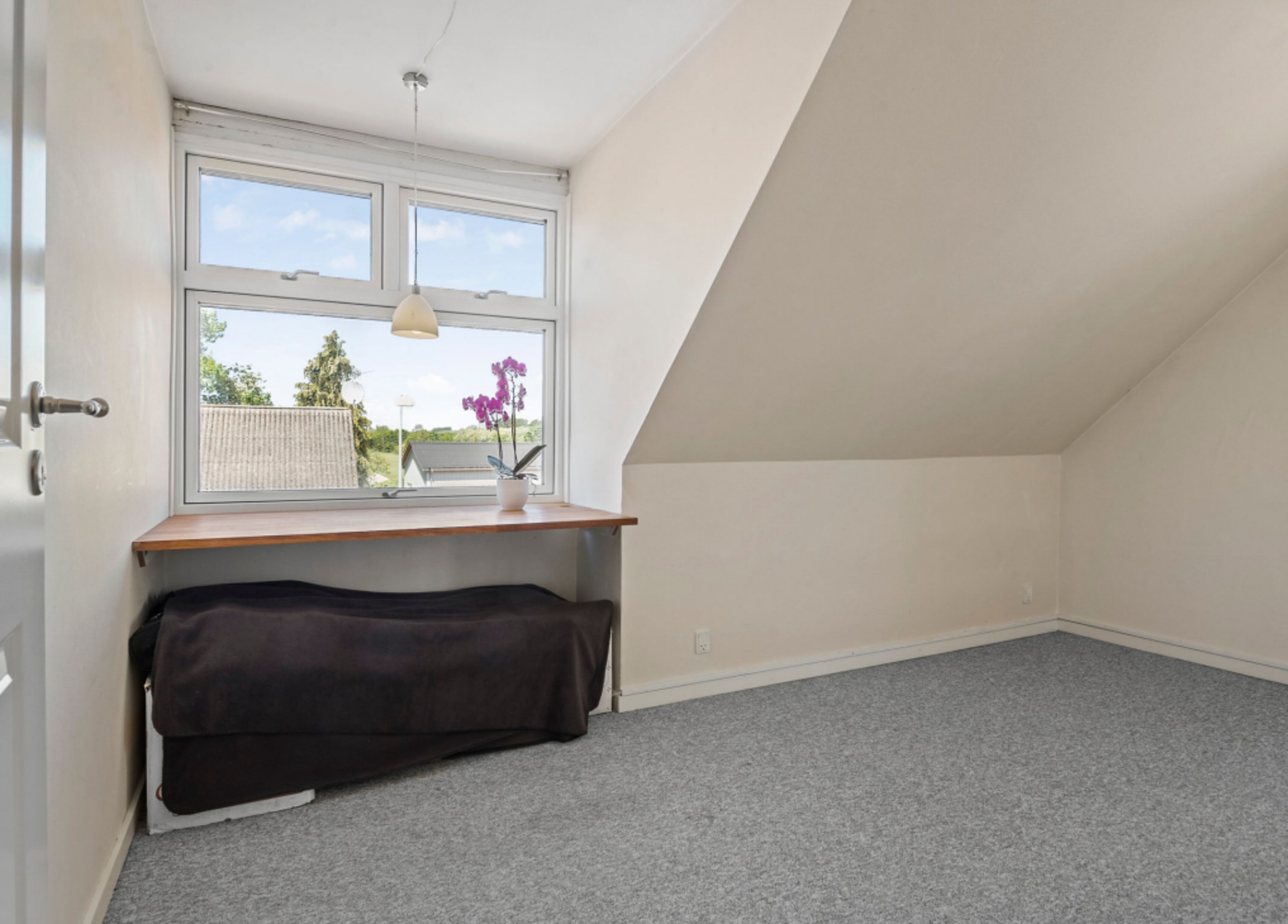 Fremhævet andet billede i fuldskærmstilstand. Billede af Lundby Hovedgade 42, 4750 Lundby