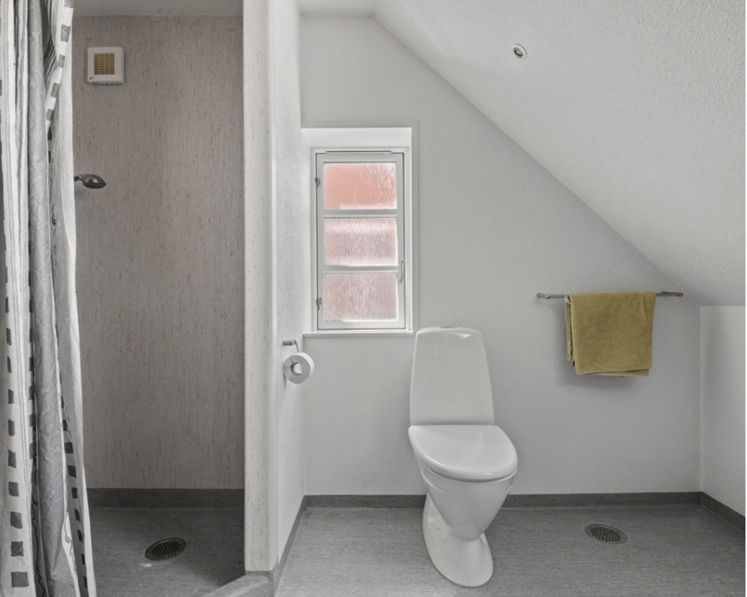 Fremhævet andet billede i fuldskærmstilstand. Billede af Lundby Hovedgade 42, 4750 Lundby