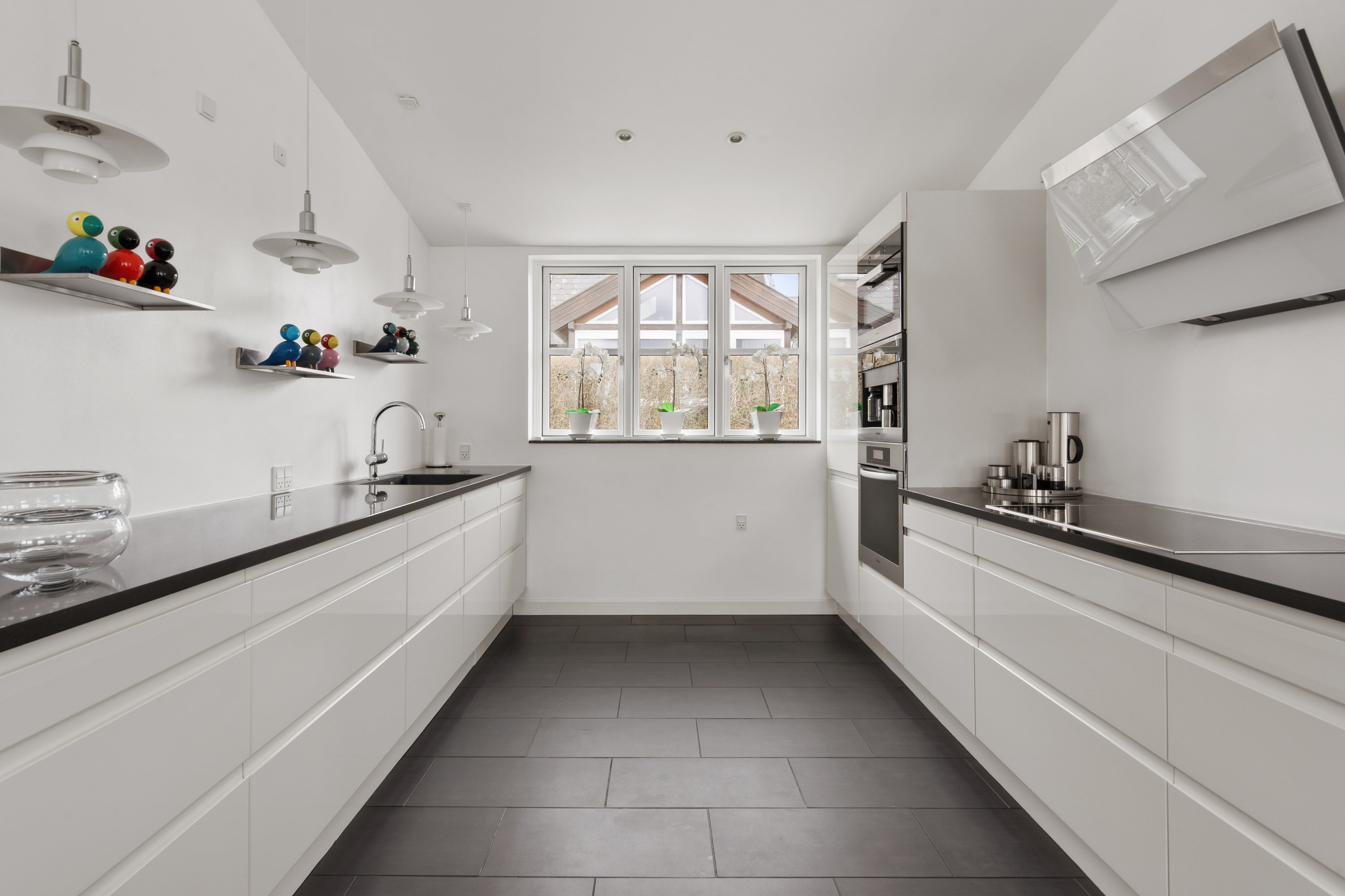 Fremhævet køkken billede i fuldskærmstilstand. Billede af Sønderholmsvej 31, 2690 Karlslunde