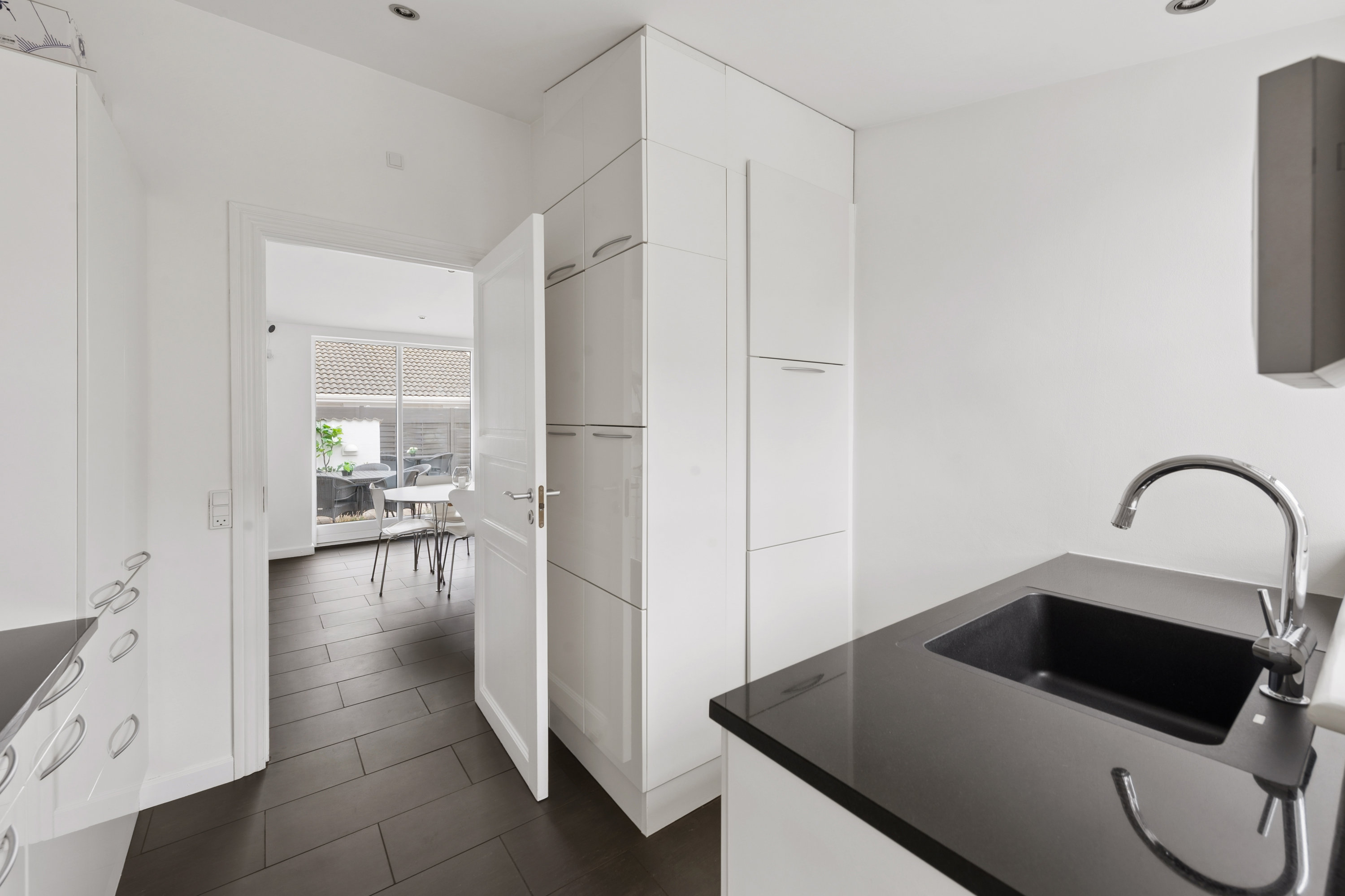 Fremhævet badeværelse billede i fuldskærmstilstand. Billede af Sønderholmsvej 31, 2690 Karlslunde