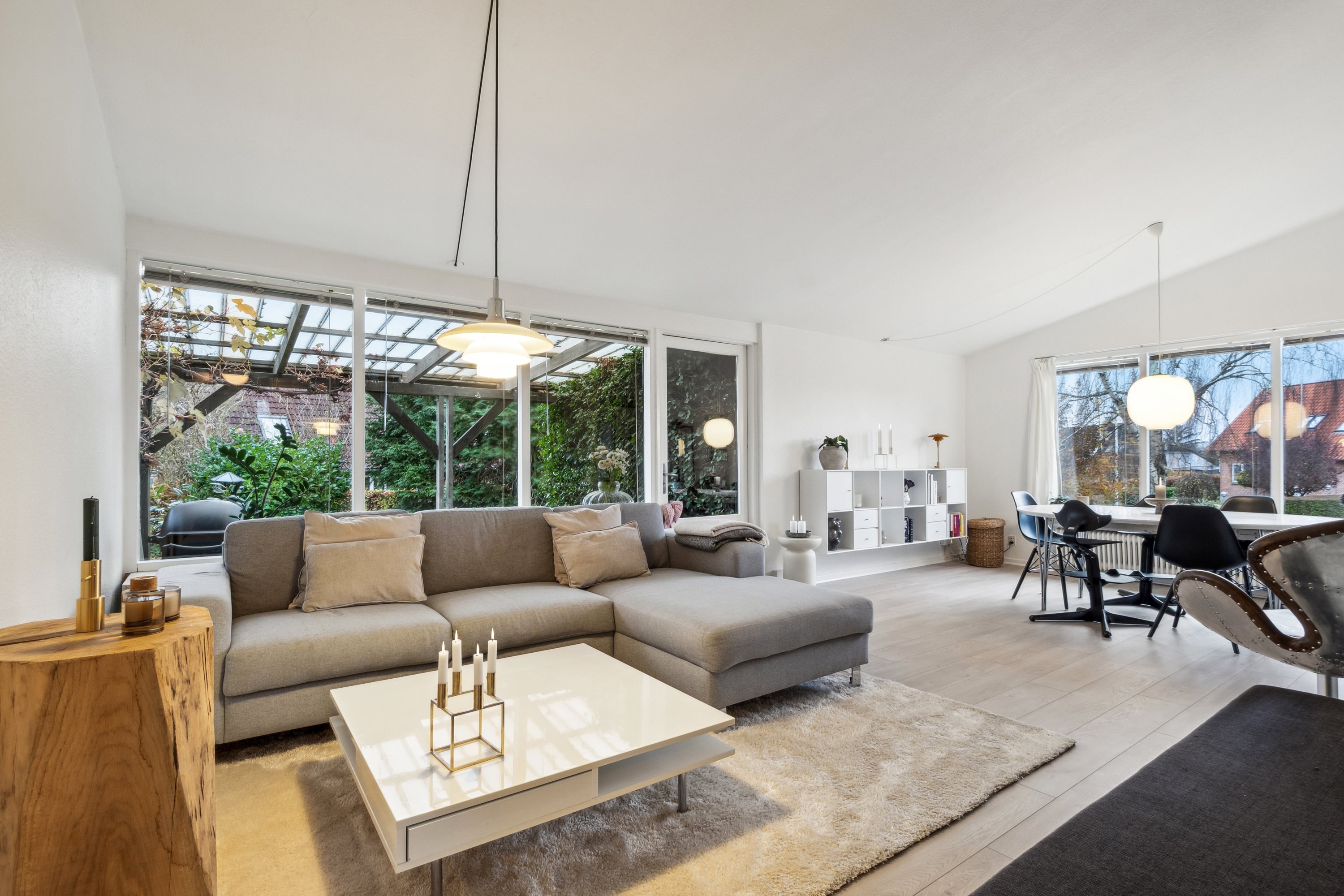 Fremhævet stue billede i fuldskærmstilstand. Billede af Asmildvej 2H, 8800 Viborg