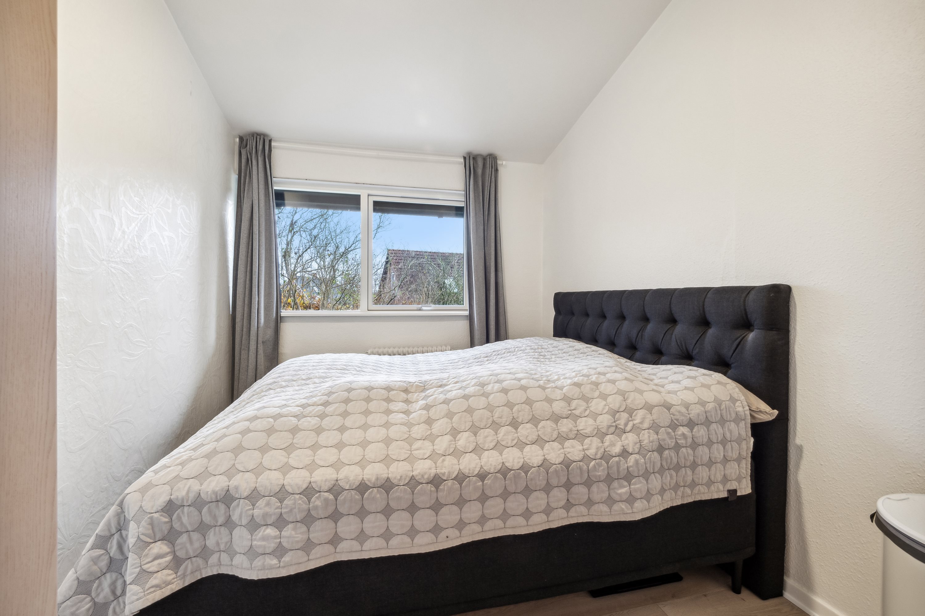 Fremhævet værelse billede i fuldskærmstilstand. Billede af Asmildvej 2H, 8800 Viborg