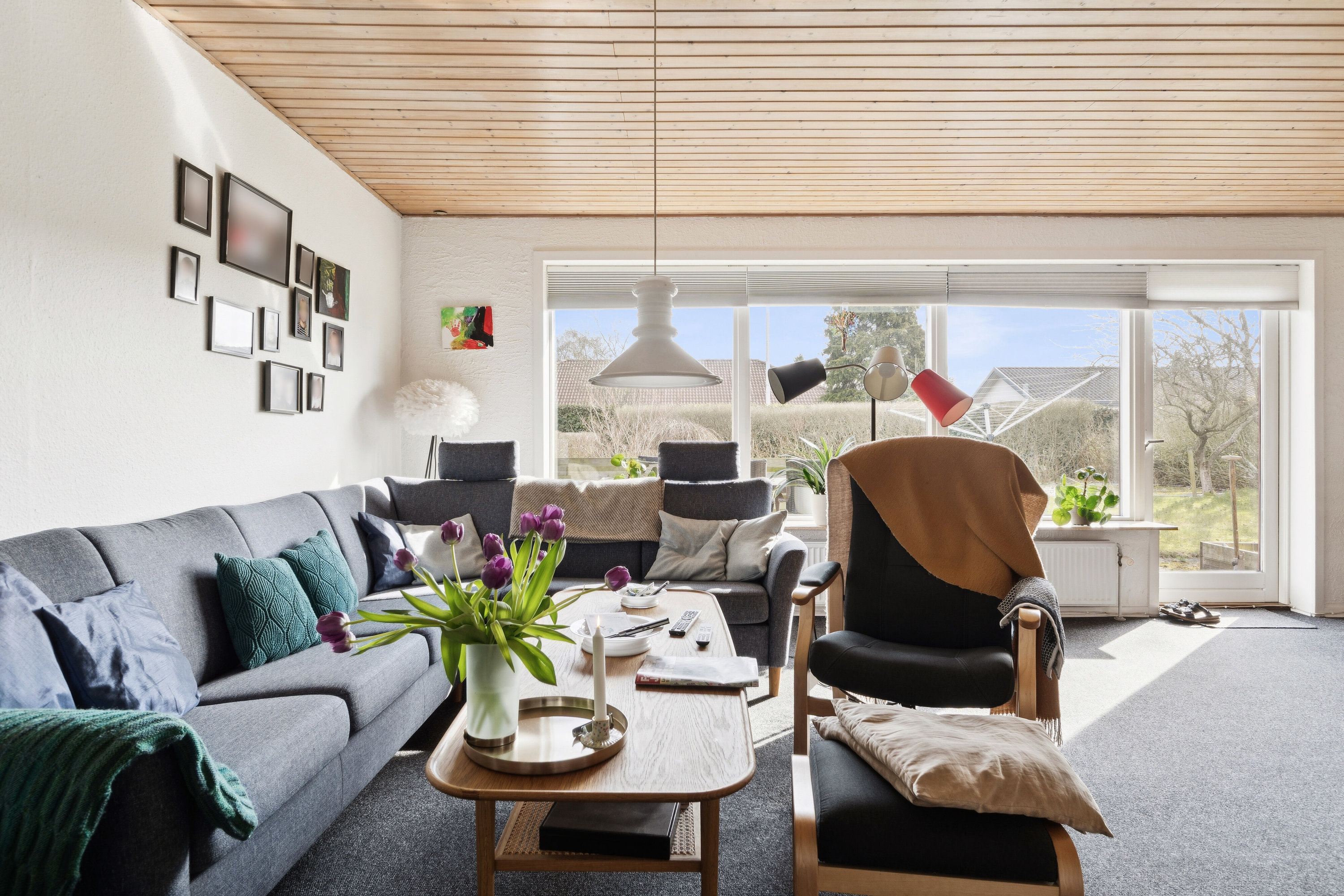 Fremhævet stue billede i fuldskærmstilstand. Billede af Dalsvinget 18G, 7200 Grindsted