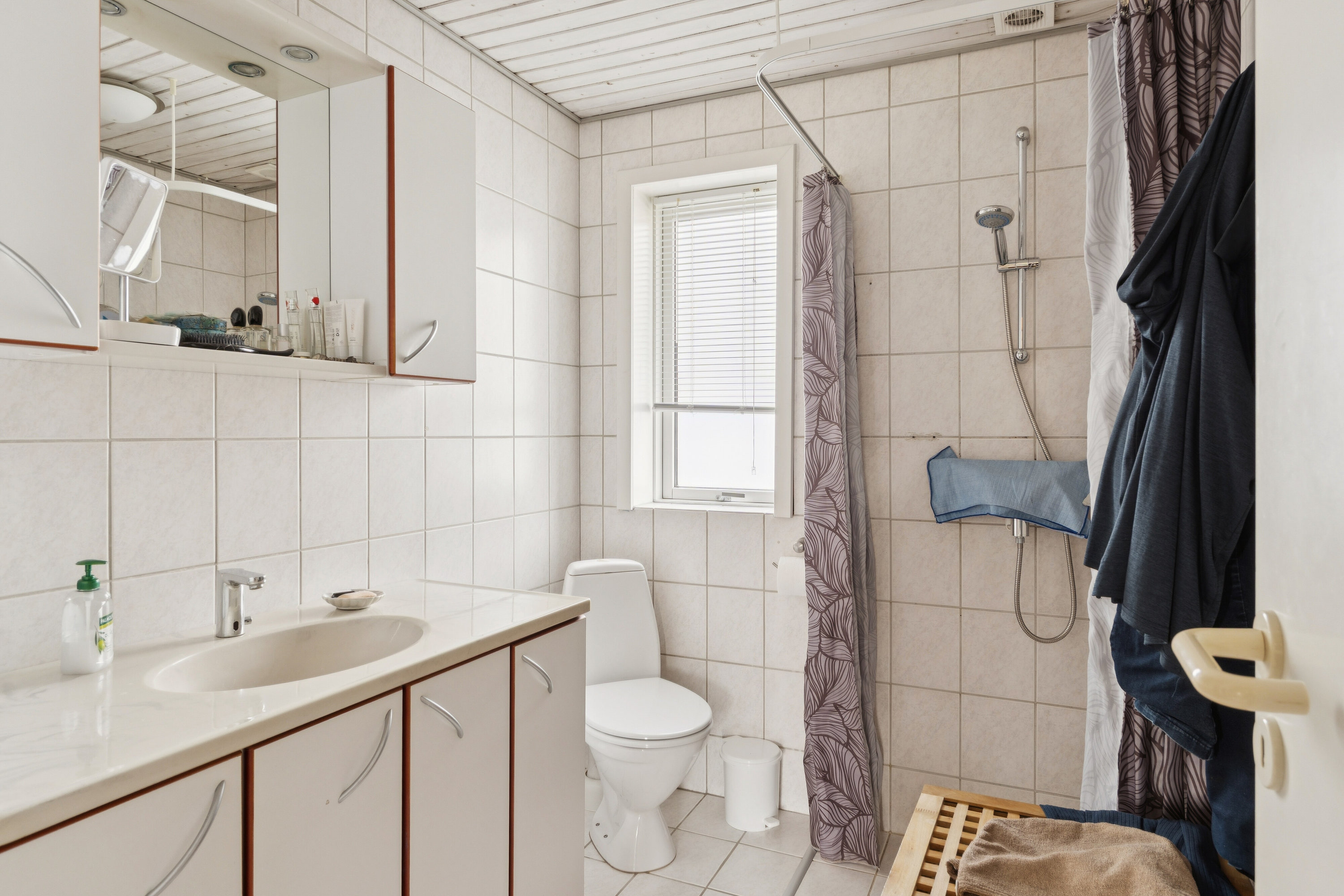 Fremhævet badeværelse billede i fuldskærmstilstand. Billede af Dalsvinget 18G, 7200 Grindsted