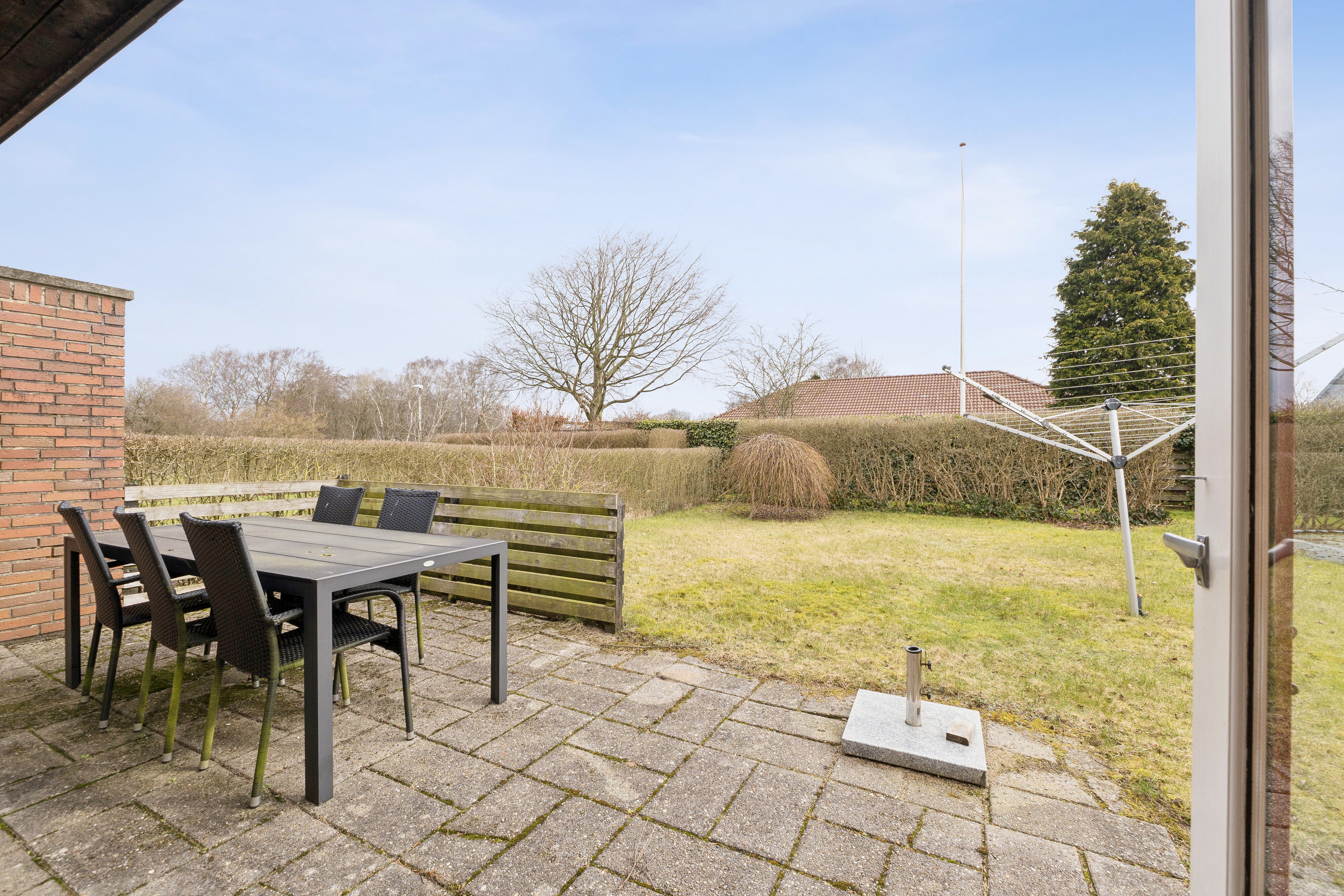 Fremhævet set fra haven billede i fuldskærmstilstand. Billede af Dalsvinget 18G, 7200 Grindsted