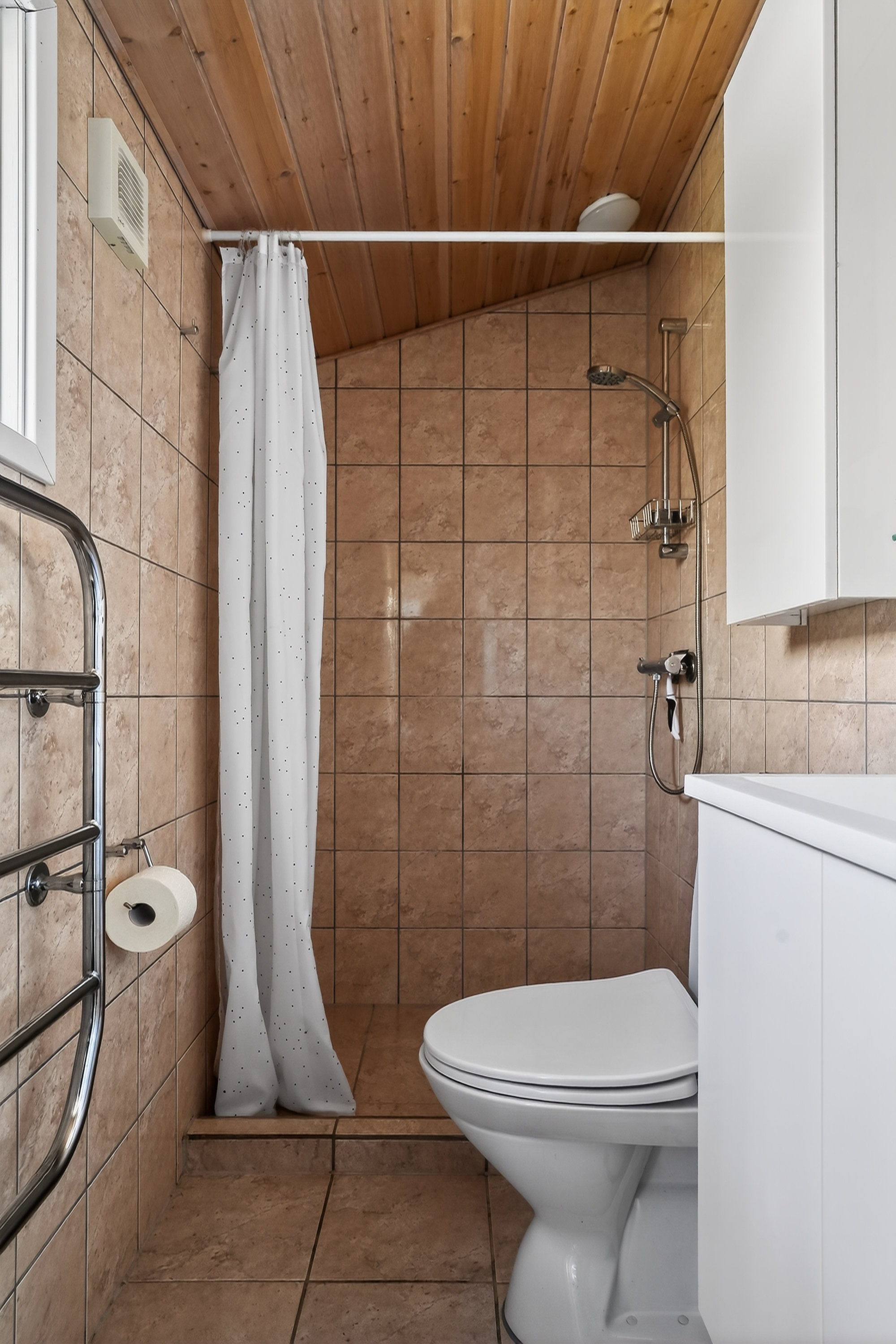 Fremhævet badeværelse billede i fuldskærmstilstand. Billede af Tværleddet 1, Ebbeløkke, 4500 Nykøbing Sj