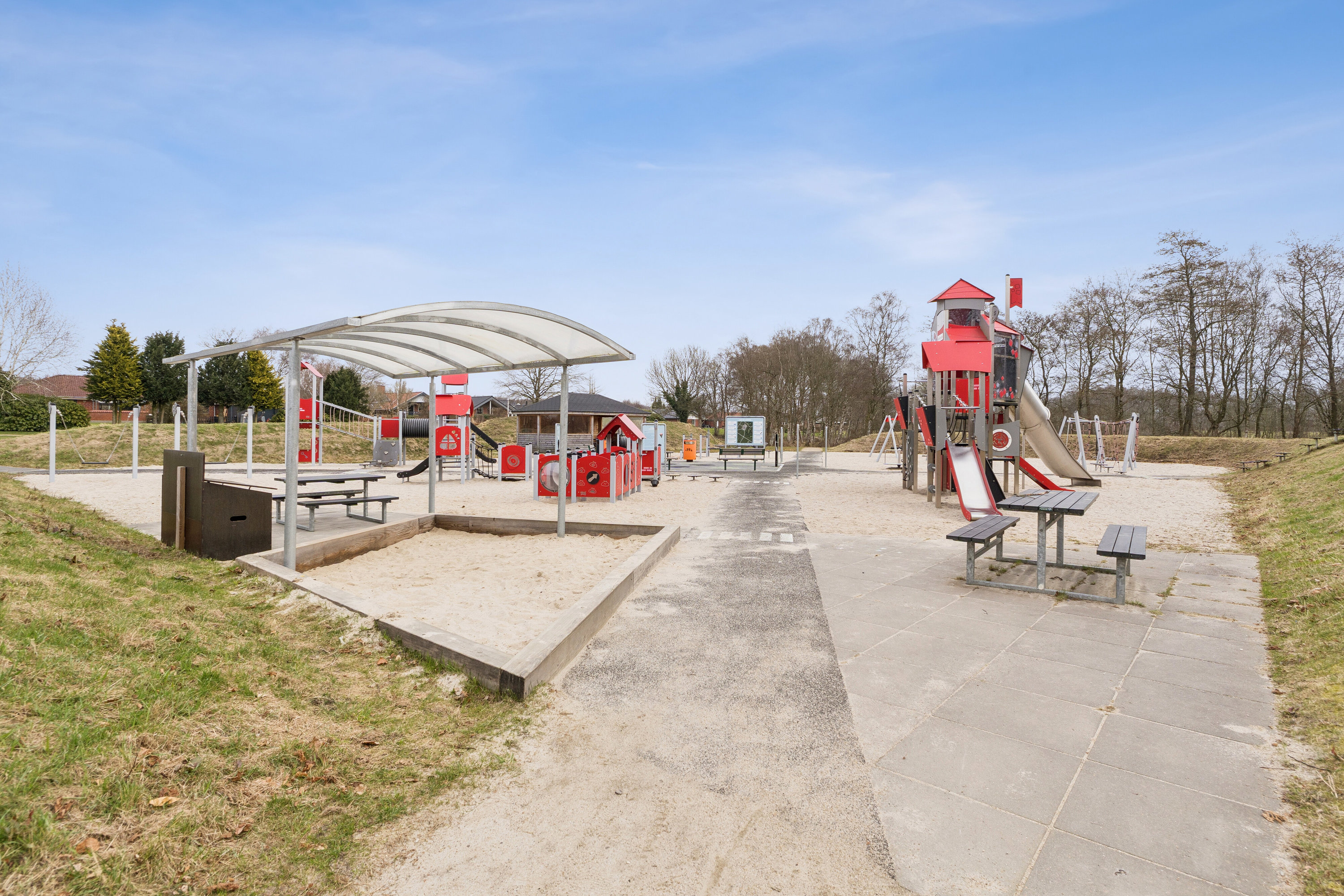 Fremhævet set fra haven billede i fuldskærmstilstand. Billede af Dalsvinget 18G, 7200 Grindsted