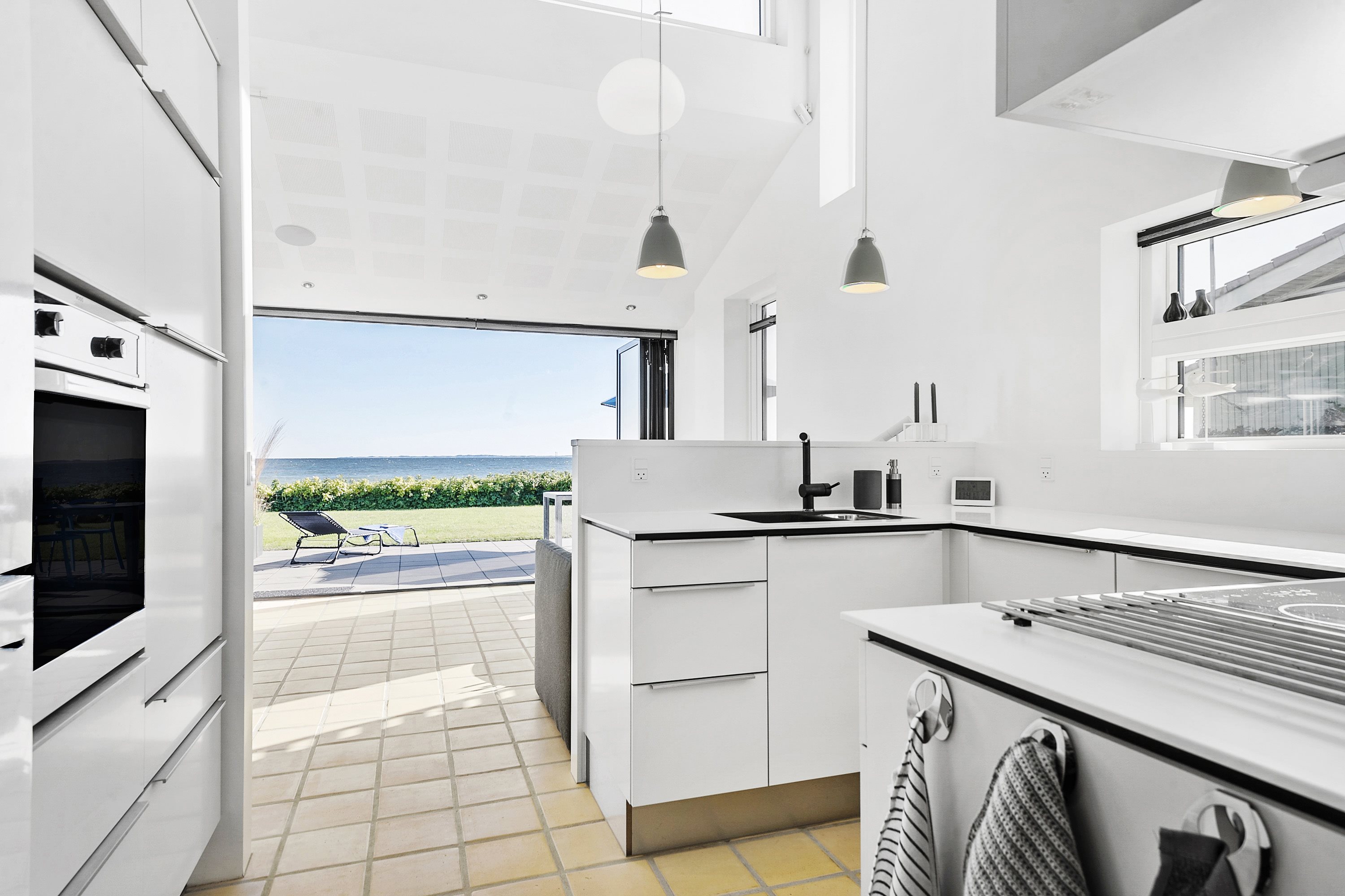 Fremhævet køkken billede i fuldskærmstilstand. Billede af Kystvejen 10B, Saksild Str, 8300 Odder