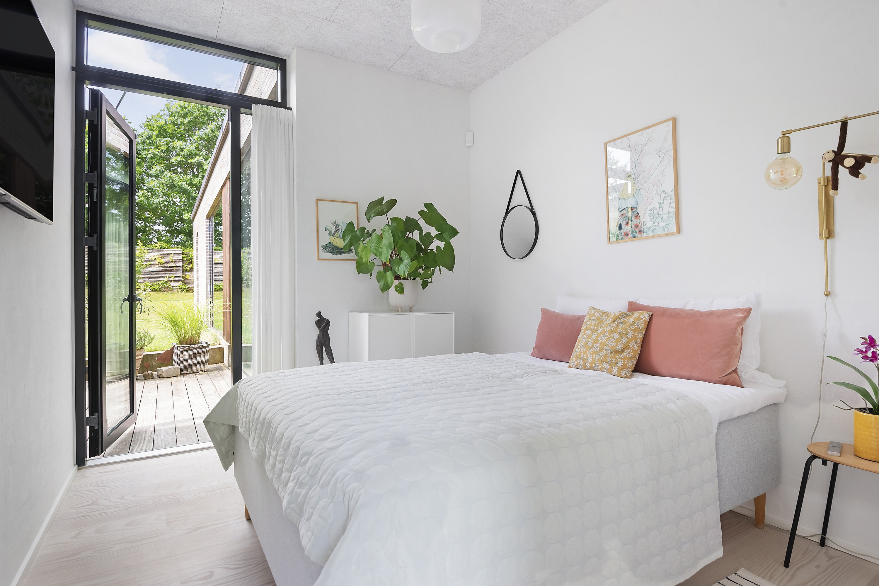 Fremhævet soveværelse billede i fuldskærmstilstand. Billede af Overskov 21, 8300 Odder