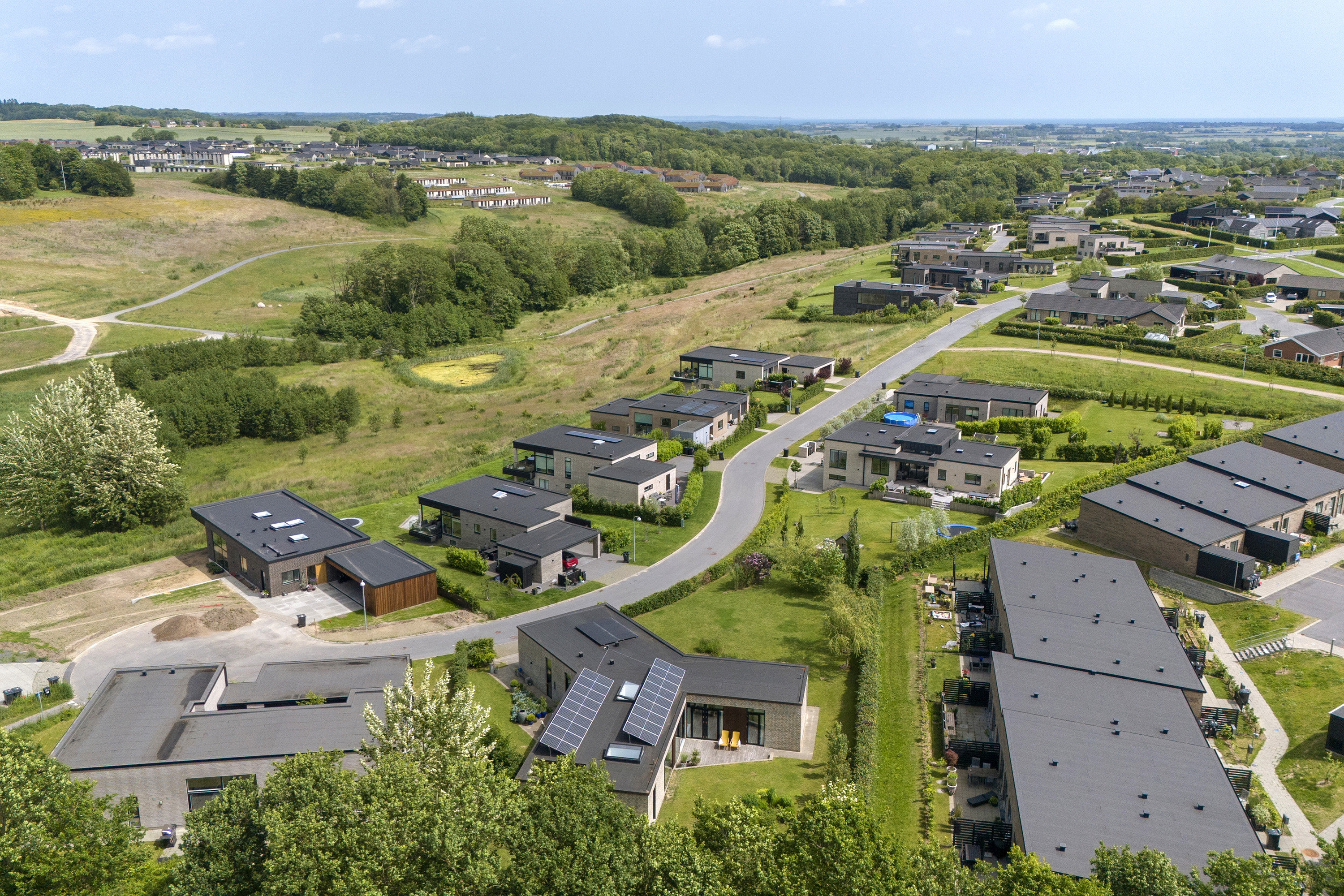 Fremhævet ejendommen billede i fuldskærmstilstand. Billede af Overskov 21, 8300 Odder