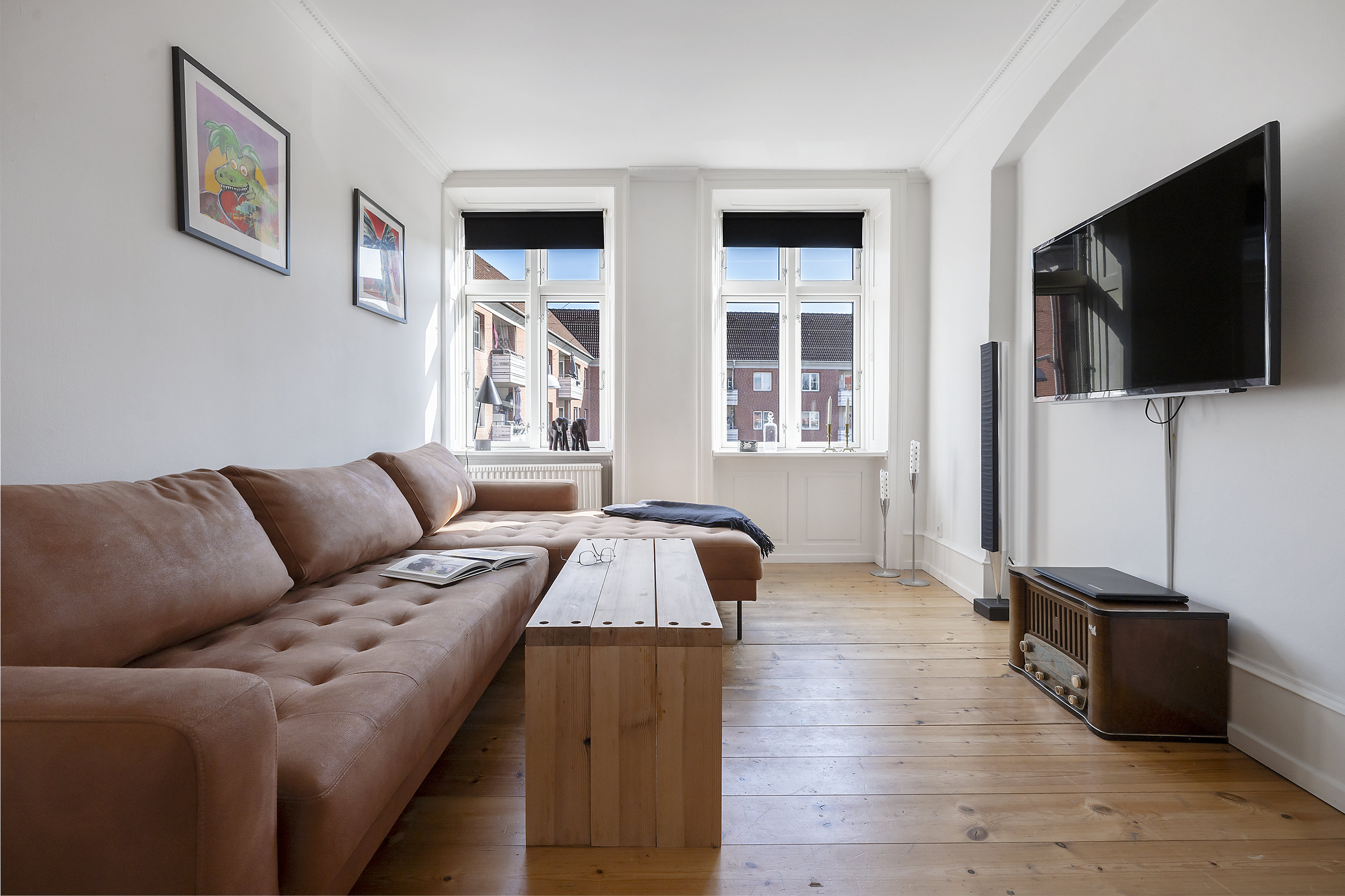 Fremhævet stue billede i fuldskærmstilstand. Billede af Frederik VII's Gade 9, 2. tv., 2200 København N