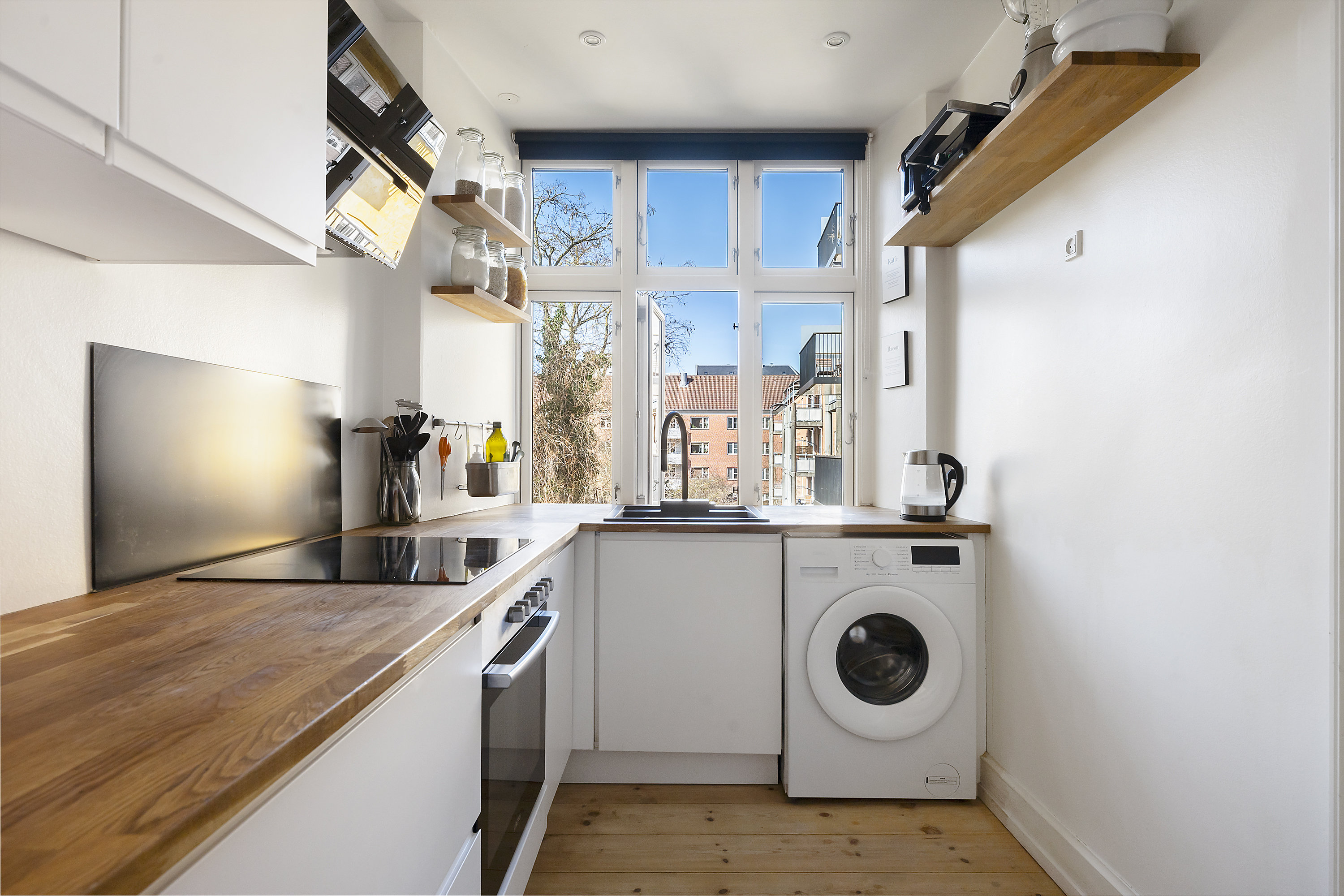 Fremhævet køkken billede i fuldskærmstilstand. Billede af Frederik VII's Gade 9, 2. tv., 2200 København N