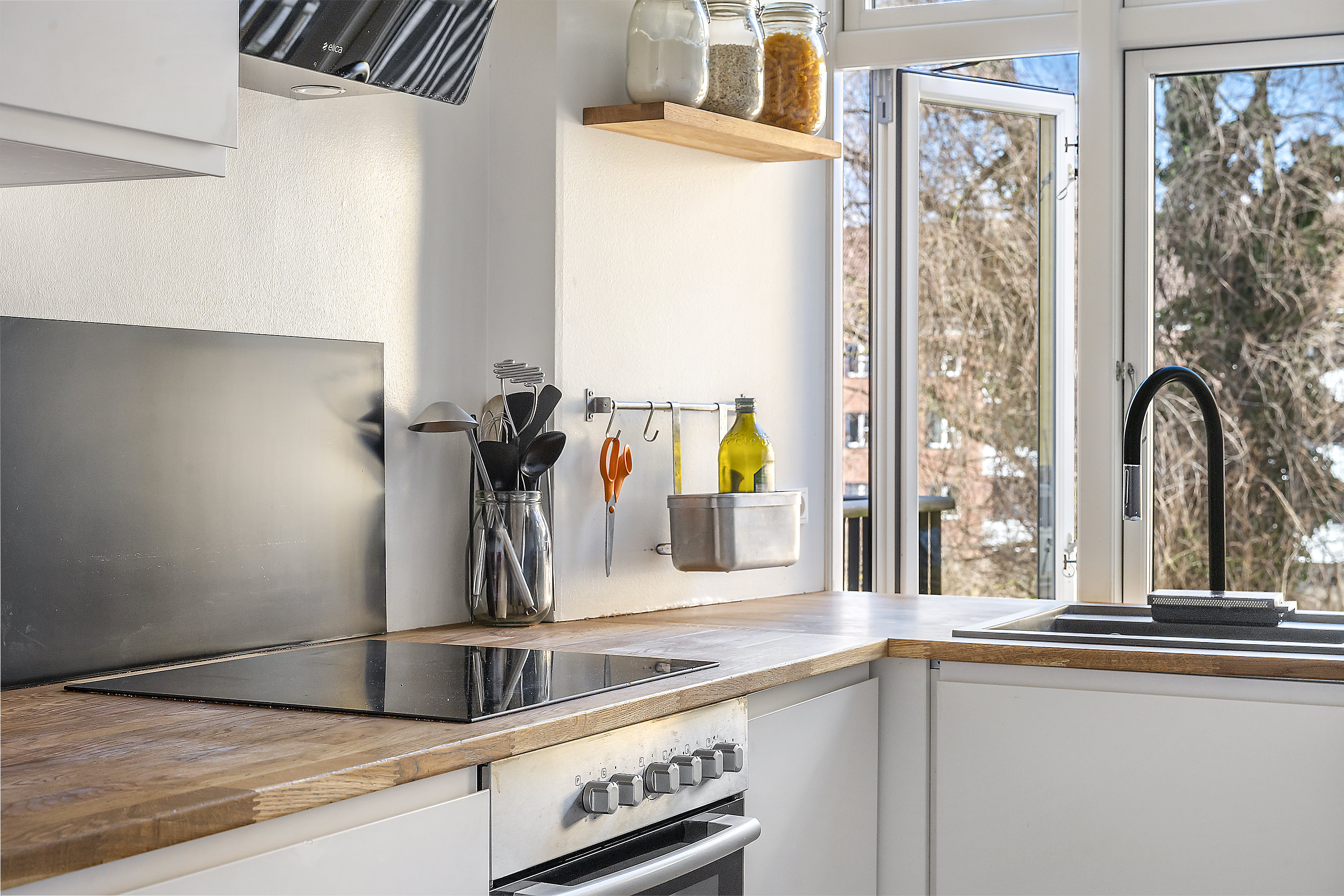 Fremhævet køkken billede i fuldskærmstilstand. Billede af Frederik VII's Gade 9, 2. tv., 2200 København N