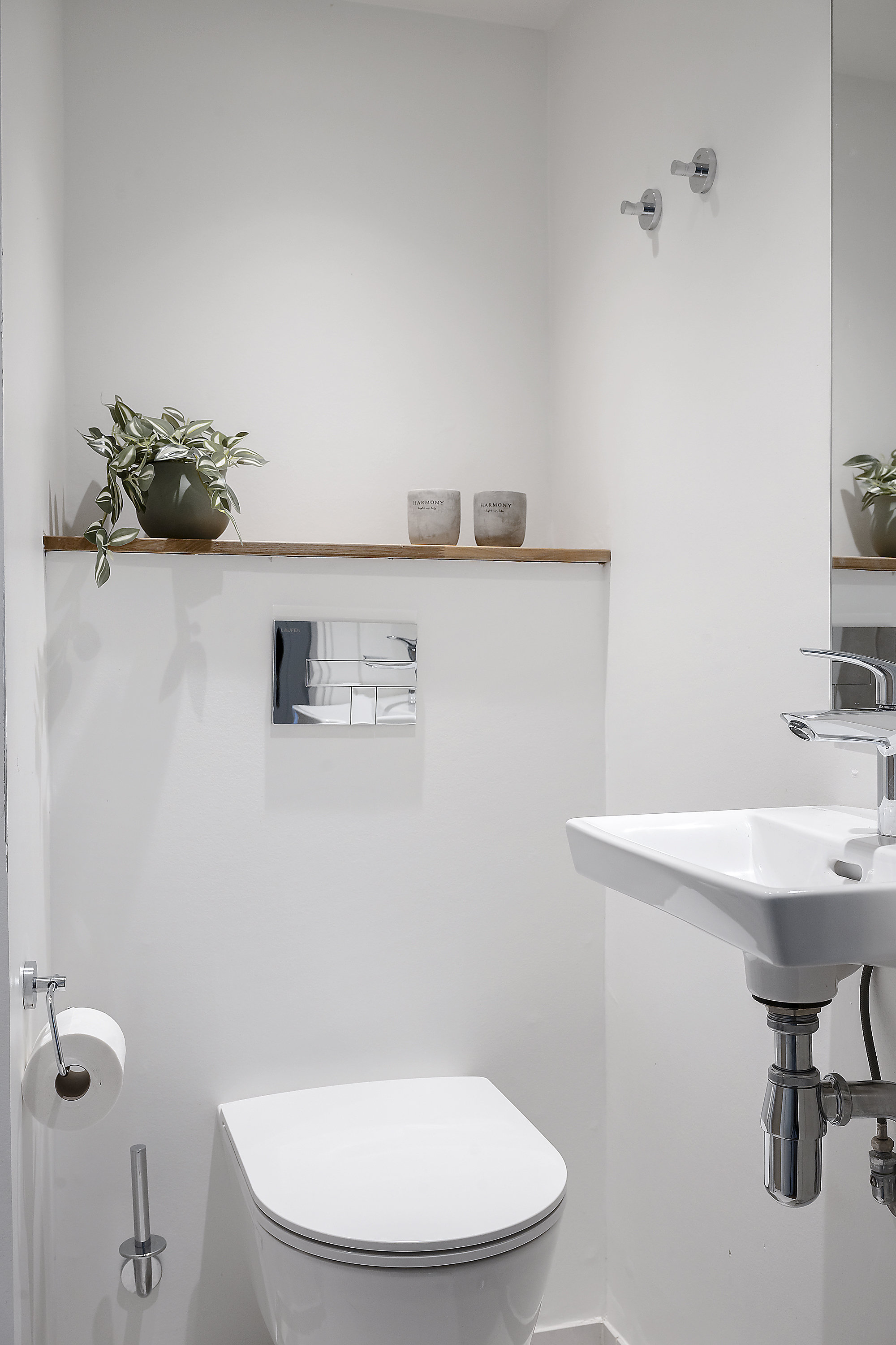 Fremhævet toilet billede i fuldskærmstilstand. Billede af Frederik VII's Gade 9, 2. tv., 2200 København N