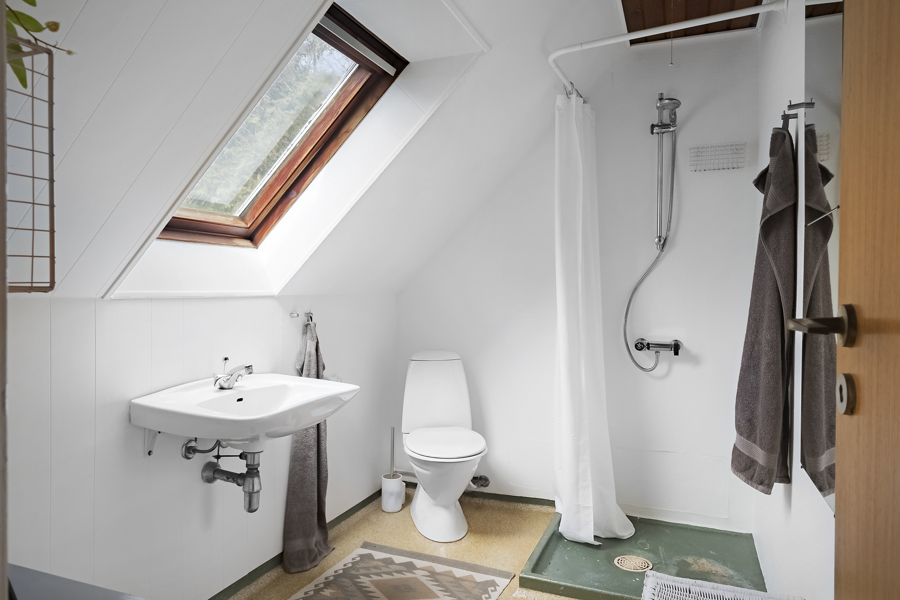 Fremhævet badeværelse billede i fuldskærmstilstand. Billede af Langergårdvej 18, Resen, 7600 Struer