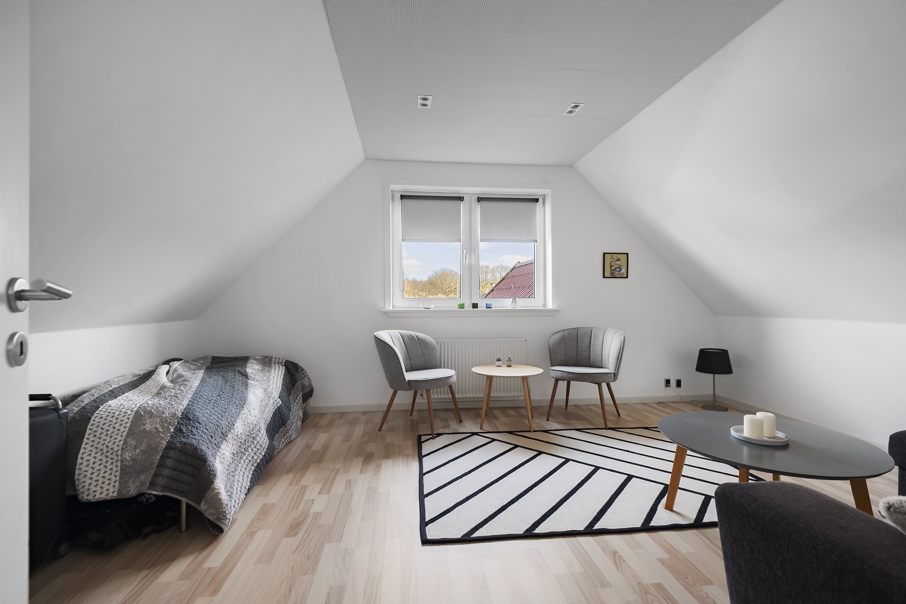 Fremhævet soveværelse billede i fuldskærmstilstand. Billede af Hindbærvej 7, 6715 Esbjerg N