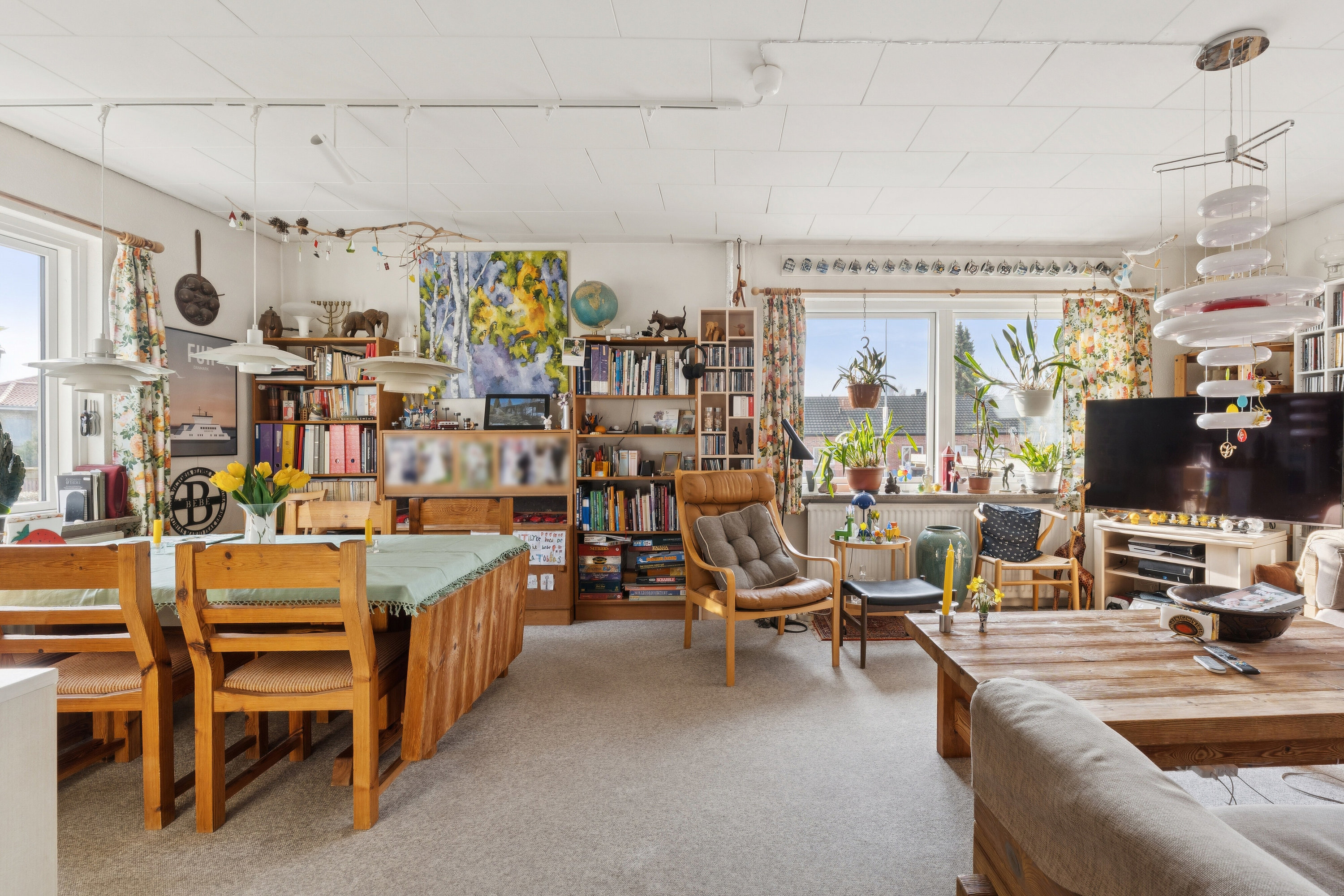 Fremhævet stue billede i fuldskærmstilstand. Billede af Brostykkevej 84, 2650 Hvidovre