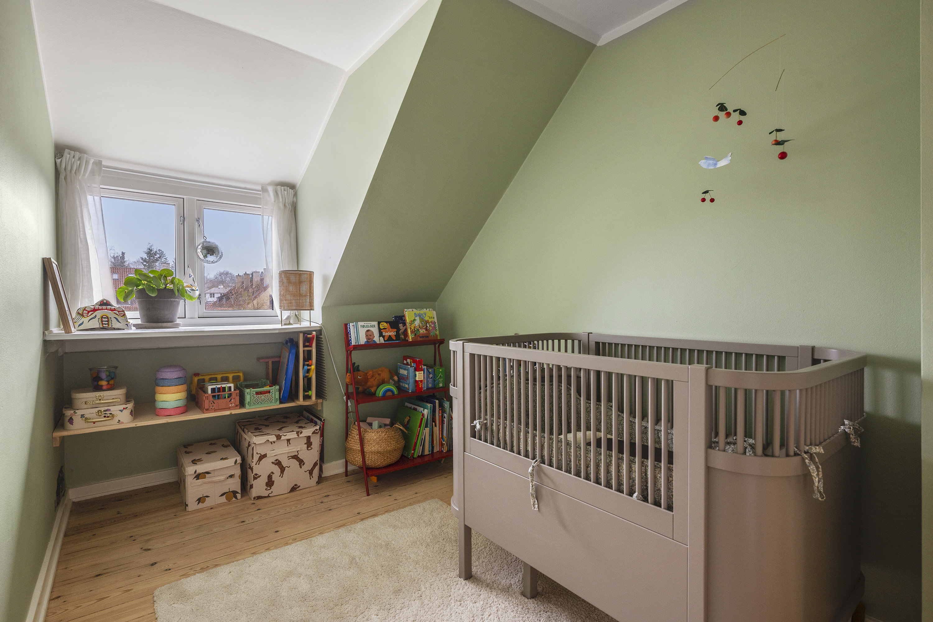 Fremhævet børneværelse billede i fuldskærmstilstand. Billede af Vejlemosevej 54, 2840 Holte