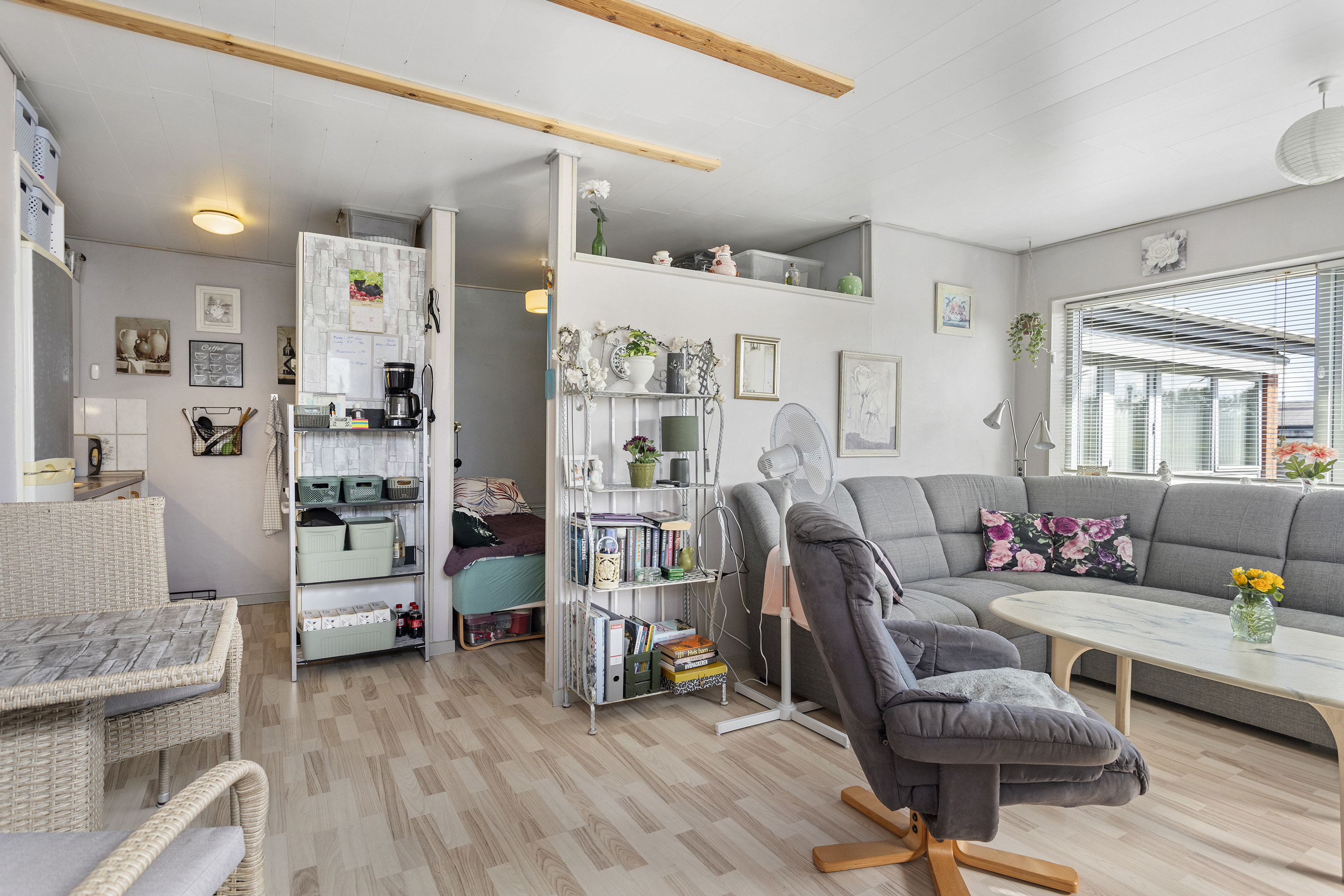 Fremhævet stue billede i fuldskærmstilstand. Billede af Toftevænget 29, 9300 Sæby