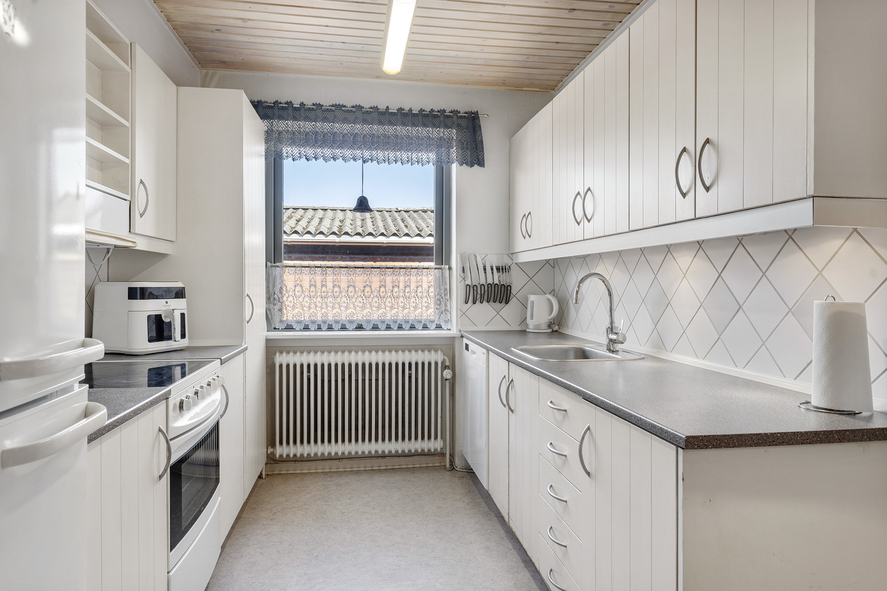 Fremhævet køkken billede i fuldskærmstilstand. Billede af Toftevænget 29, 9300 Sæby