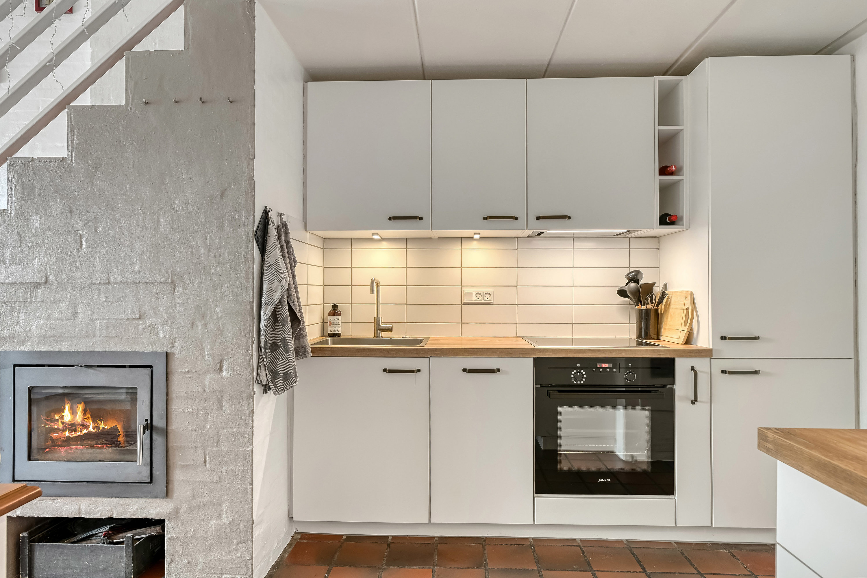 Fremhævet køkken billede i fuldskærmstilstand. Billede af Fyrvej 26, st.. 16., 6857 Blåvand