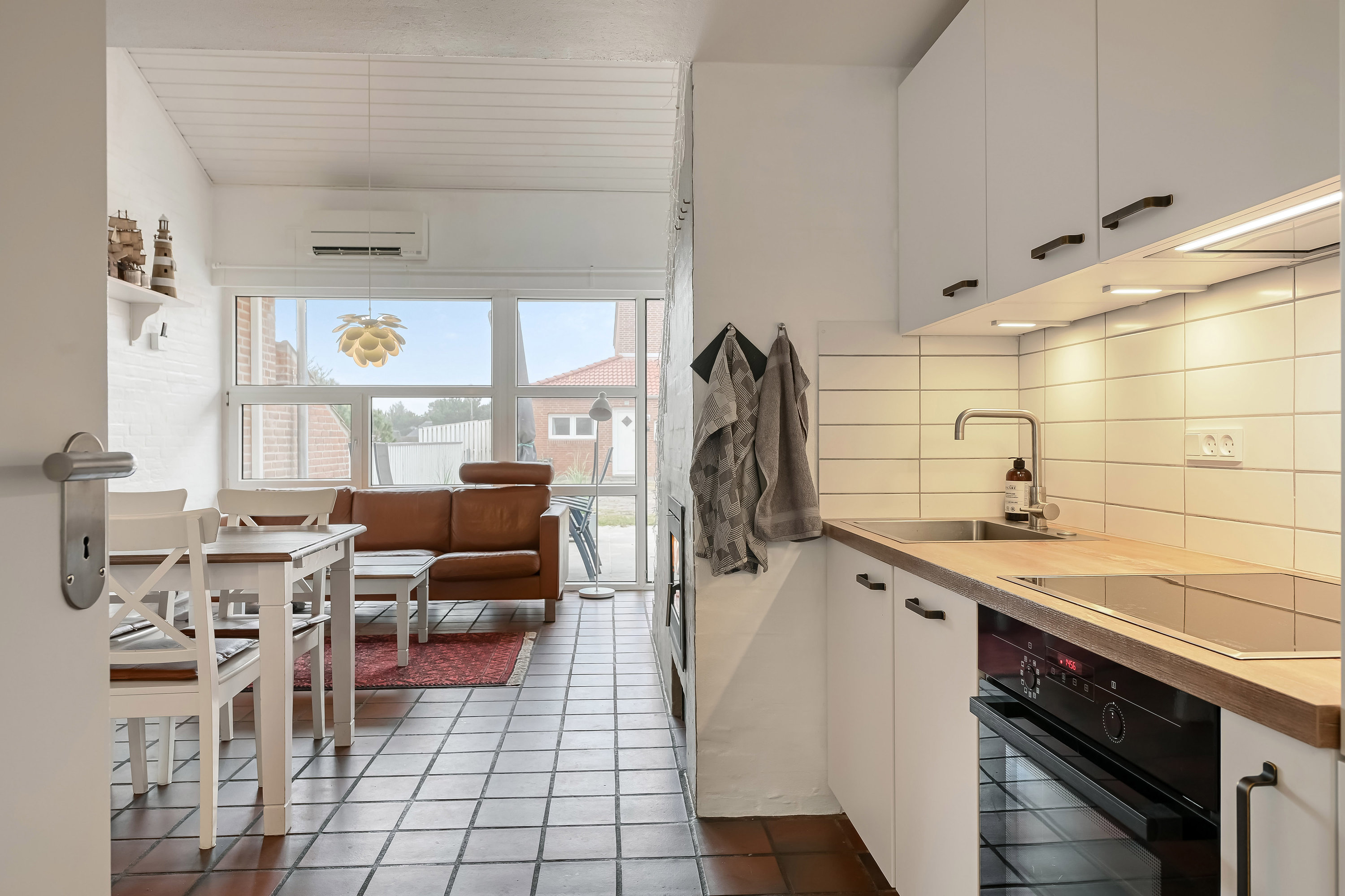 Fremhævet køkken billede i fuldskærmstilstand. Billede af Fyrvej 26, st.. 16., 6857 Blåvand