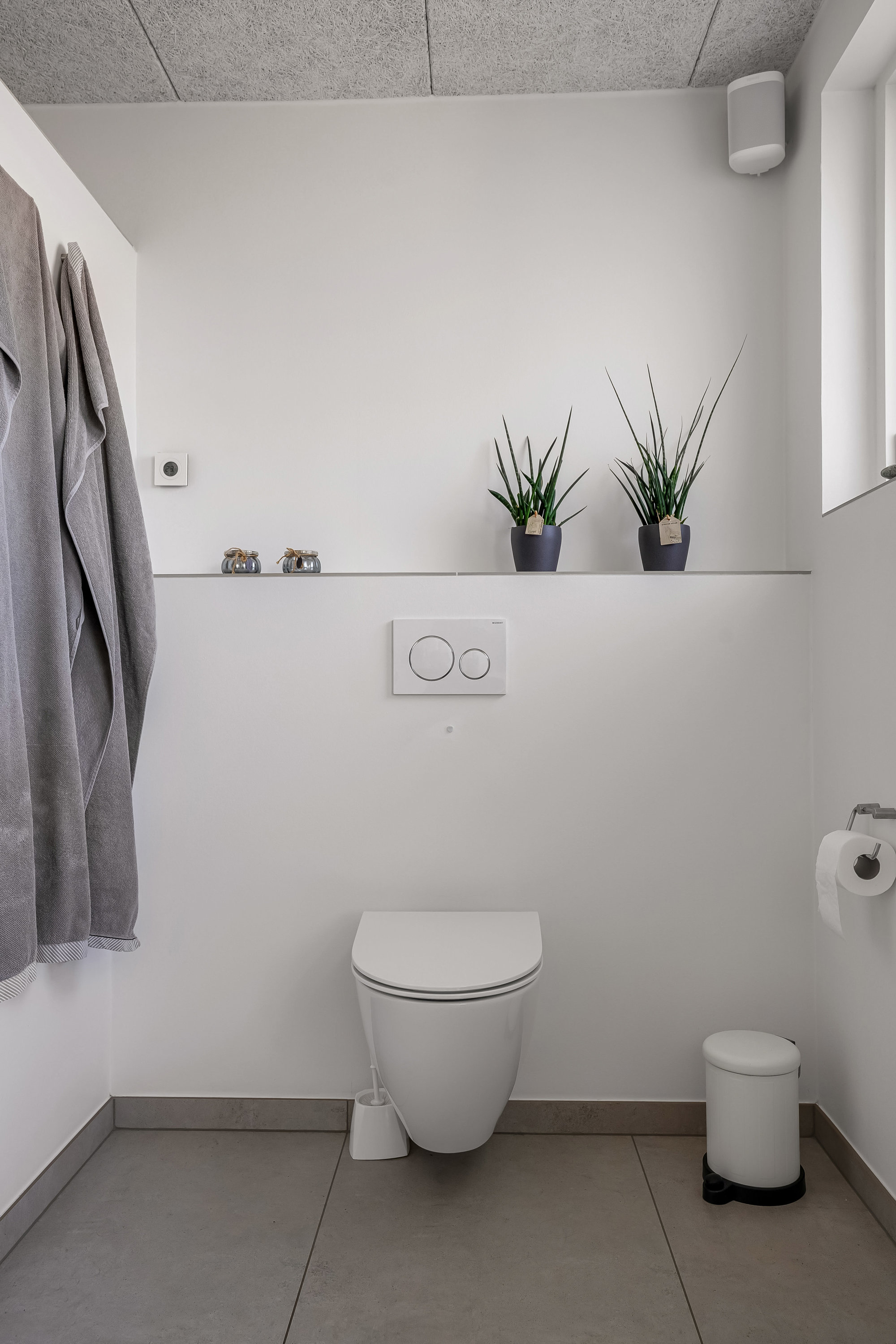 Fremhævet toilet billede i fuldskærmstilstand. Billede af Egevang 19, 8740 Brædstrup