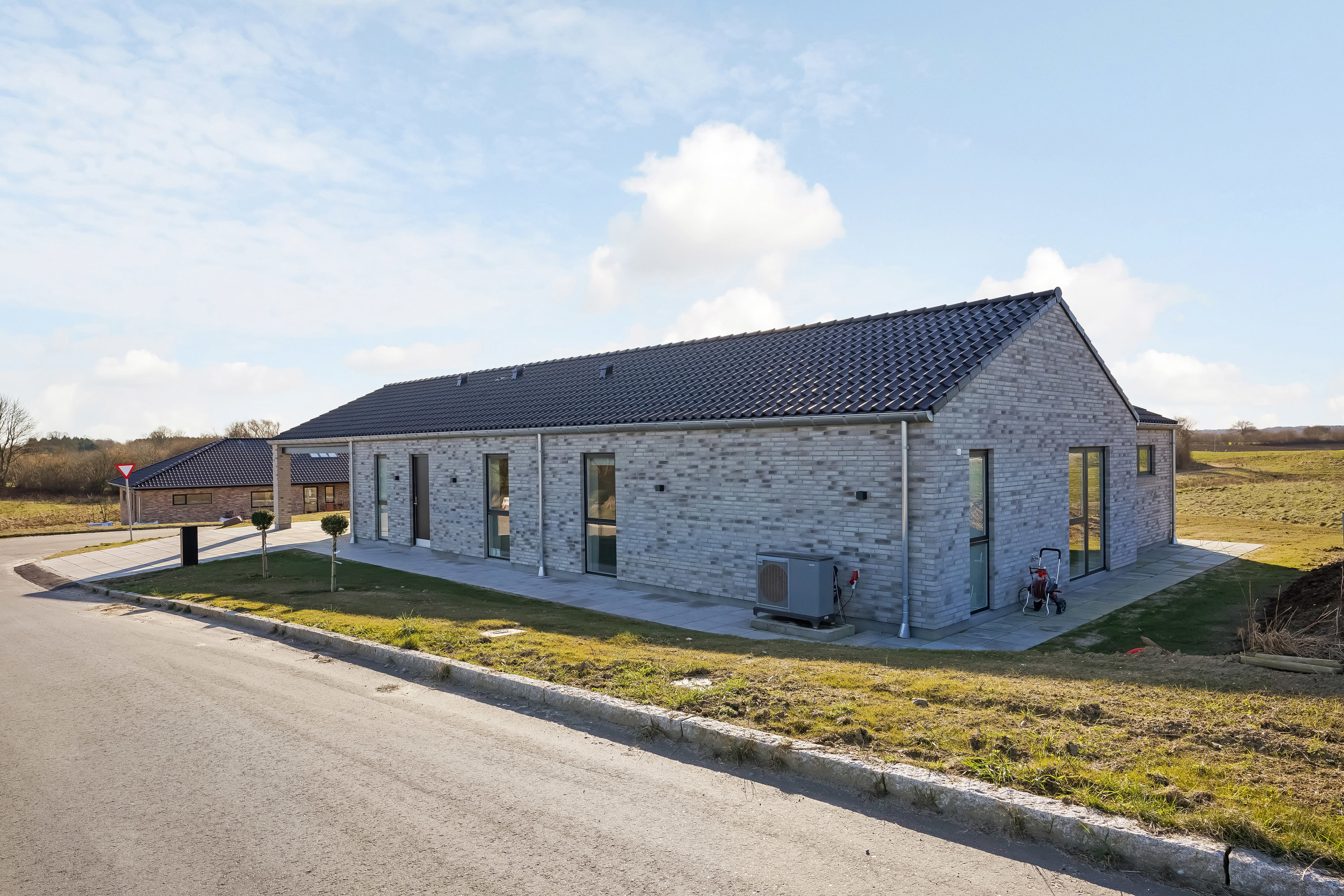 Fremhævet ejendommen billede i fuldskærmstilstand. Billede af Vesterled 34, 5690 Tommerup