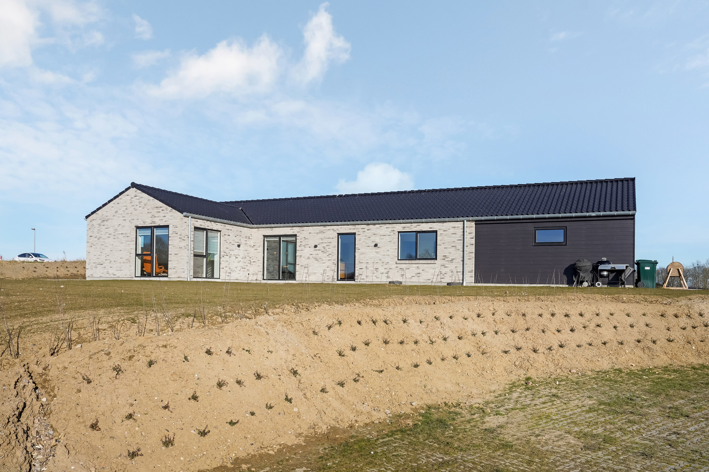 Fremhævet ejendommen billede i fuldskærmstilstand. Billede af Vesterled 34, 5690 Tommerup