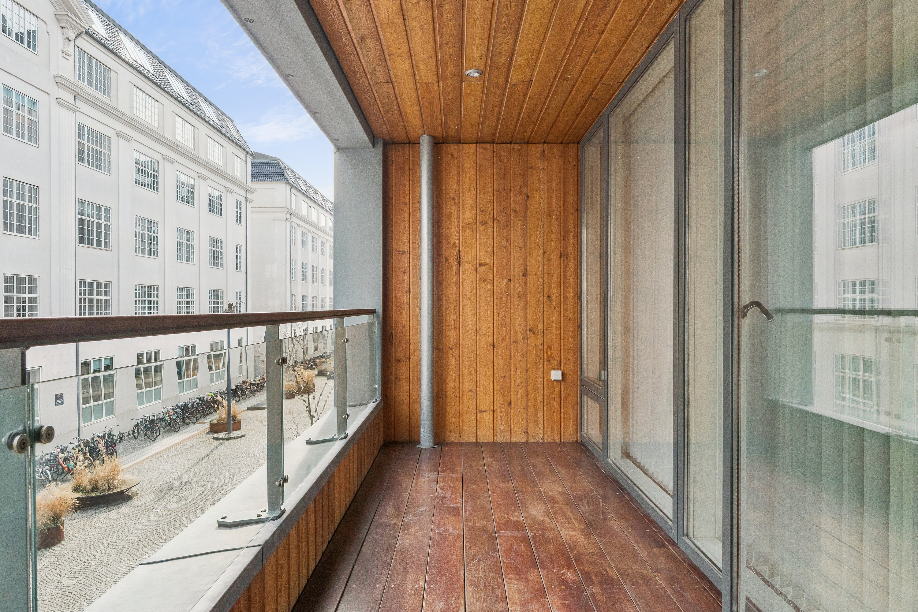 Fremhævet altan billede i fuldskærmstilstand. Billede af Amerika Plads 20, 2. 2., 2100 København Ø