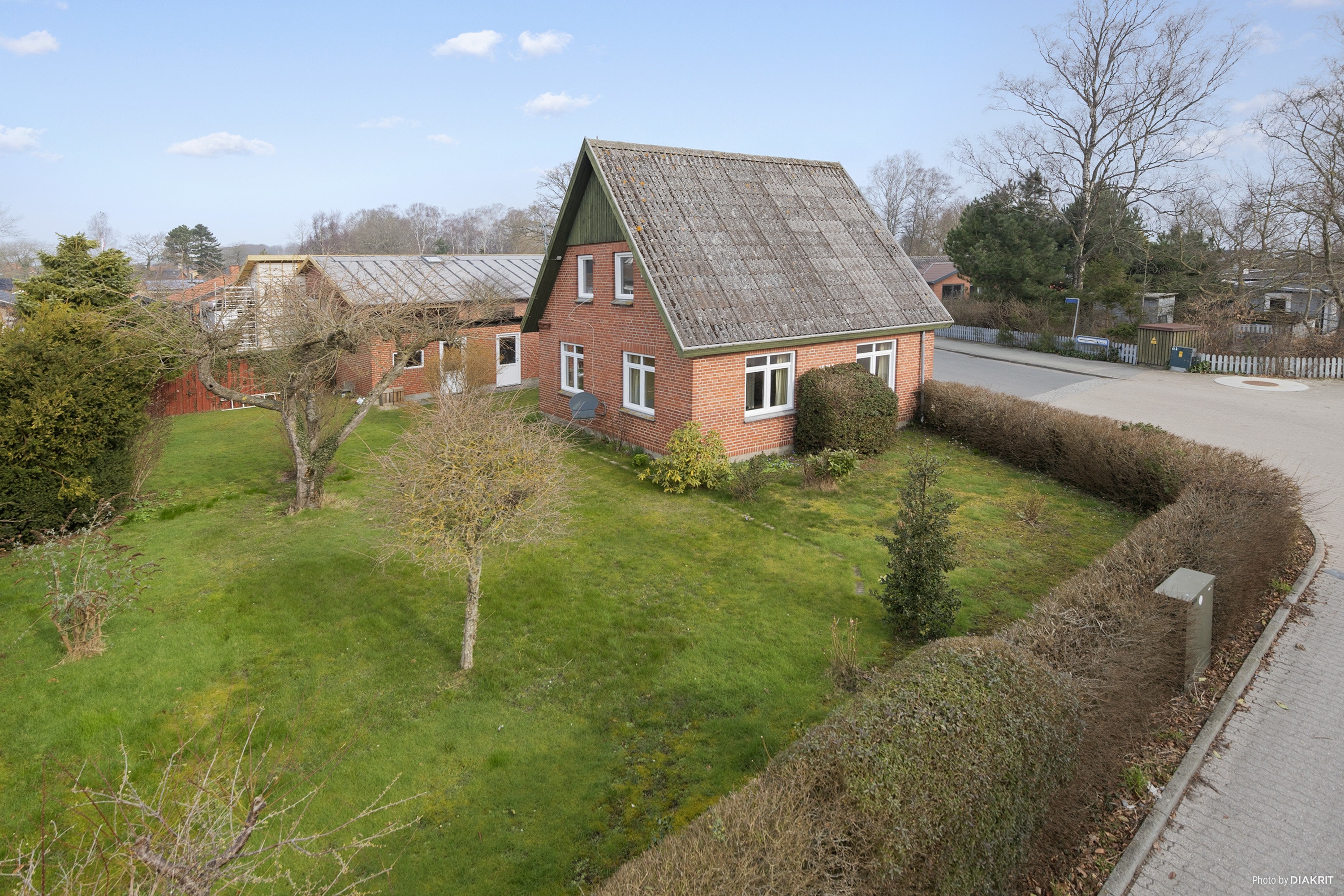 Fremhævet ejendommen billede i fuldskærmstilstand. Billede af Nørreled 2, Hou, 8300 Odder