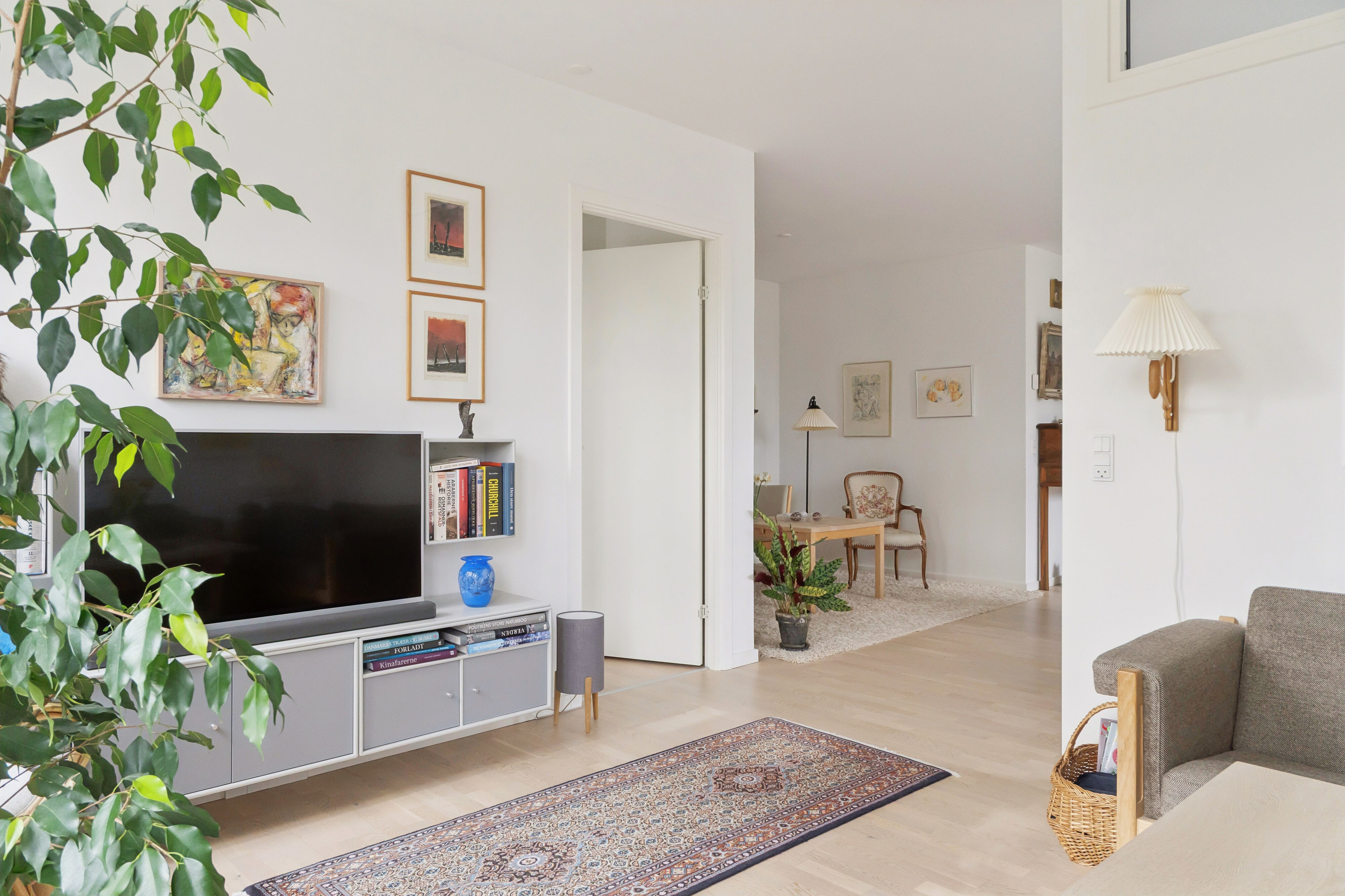 Fremhævet stue billede i fuldskærmstilstand. Billede af Svanelundsvej 6F, 1. 1., 9800 Hjørring