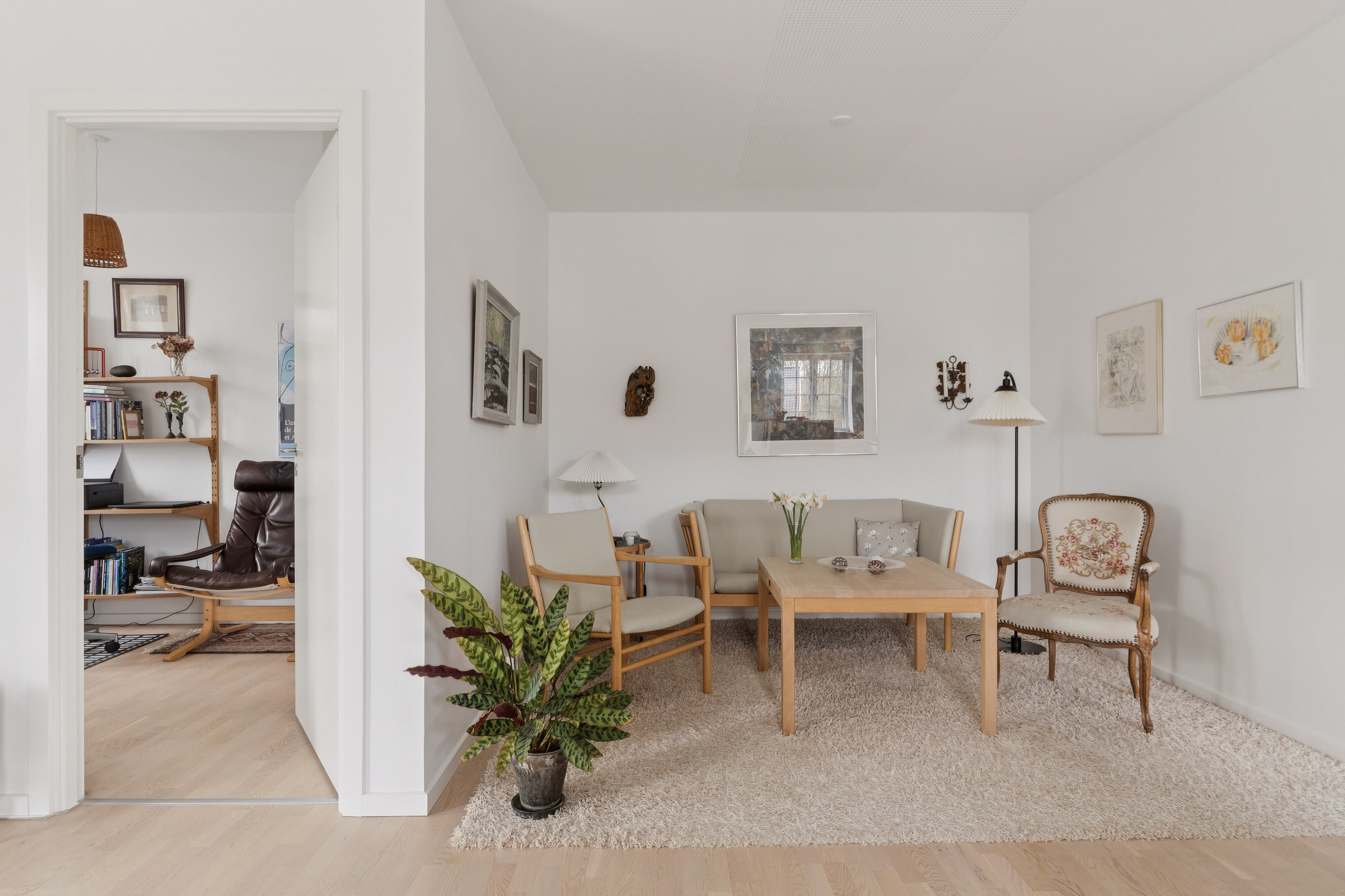 Fremhævet stue billede i fuldskærmstilstand. Billede af Svanelundsvej 6F, 1. 1., 9800 Hjørring