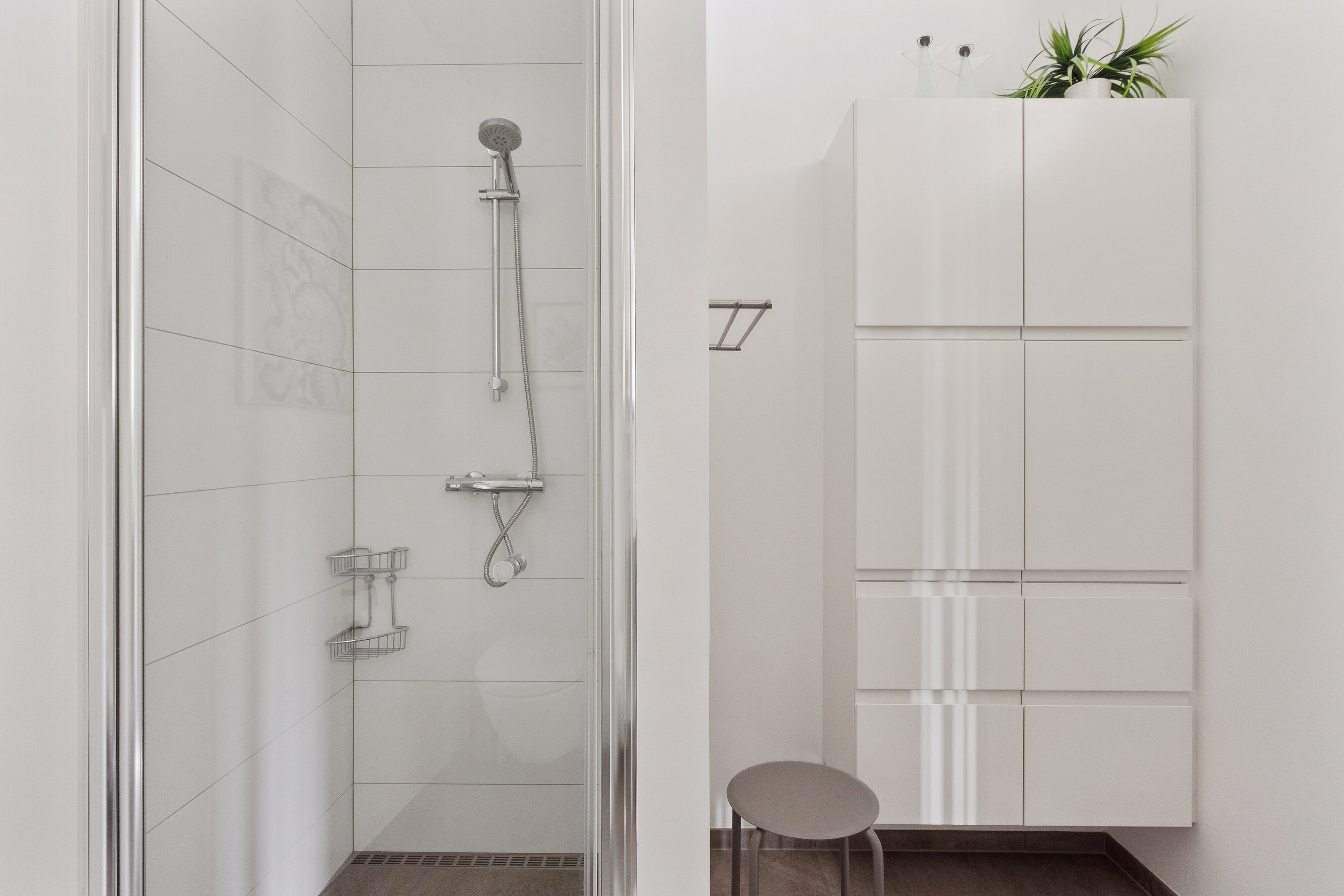 Fremhævet badeværelse billede i fuldskærmstilstand. Billede af Svanelundsvej 6F, 1. 1., 9800 Hjørring