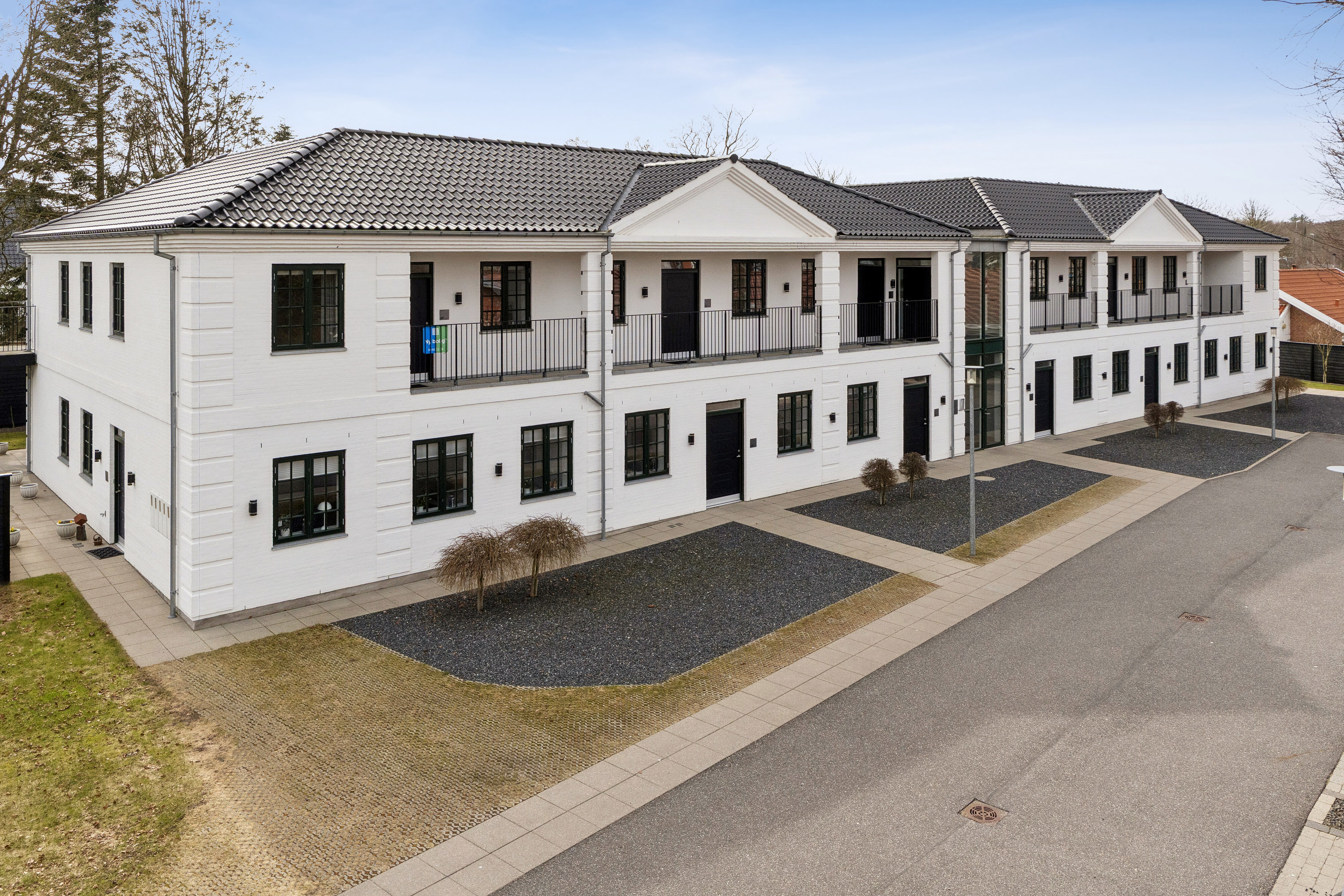 Fremhævet udendørs billede i fuldskærmstilstand. Billede af Svanelundsvej 6F, 1. 1., 9800 Hjørring