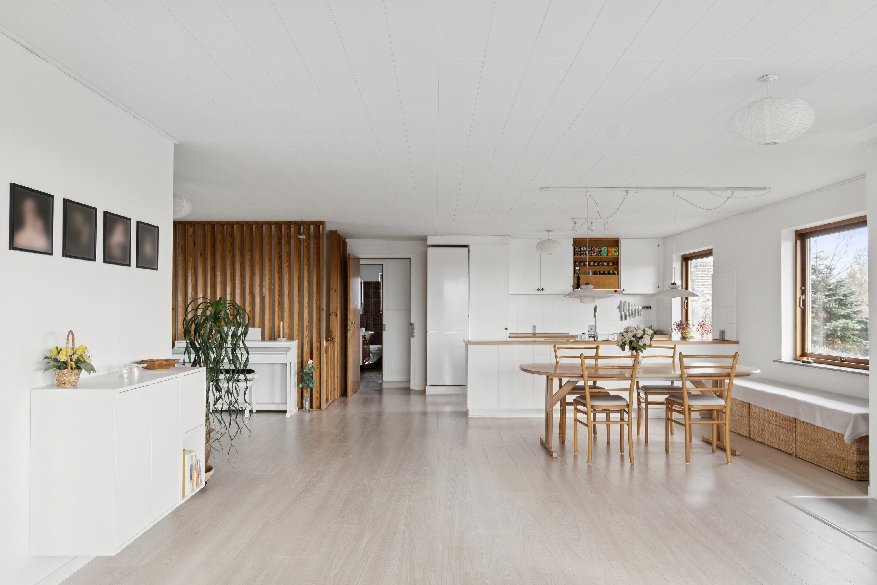 Fremhævet stue billede i fuldskærmstilstand. Billede af Ladelundsvej 8, 8600 Silkeborg