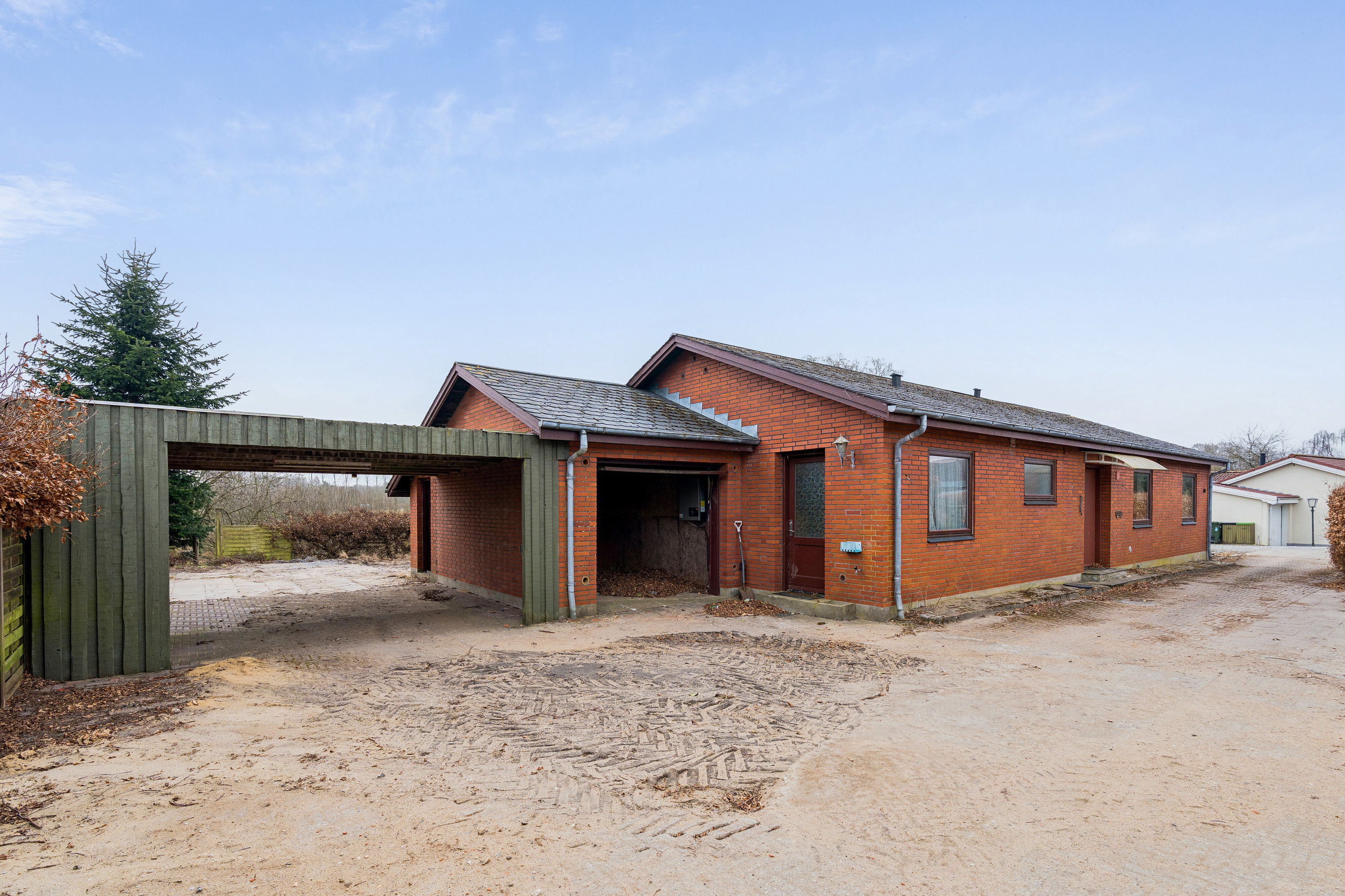 Fremhævet set fra vejen billede i fuldskærmstilstand. Billede af Hørlycks Alle 12C, 7200 Grindsted