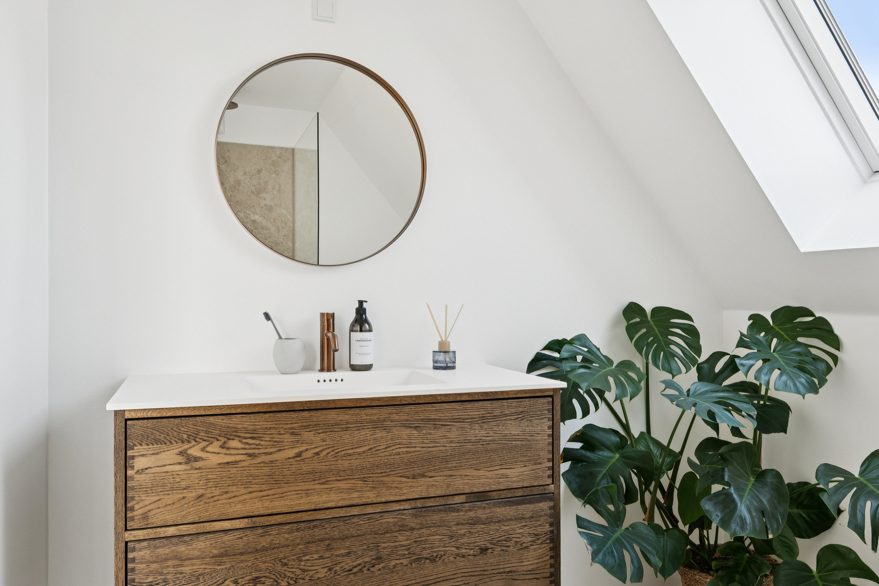 Fremhævet badeværelse billede i fuldskærmstilstand. Billede af Peter Olsens Vej 2G, 3100 Hornbæk