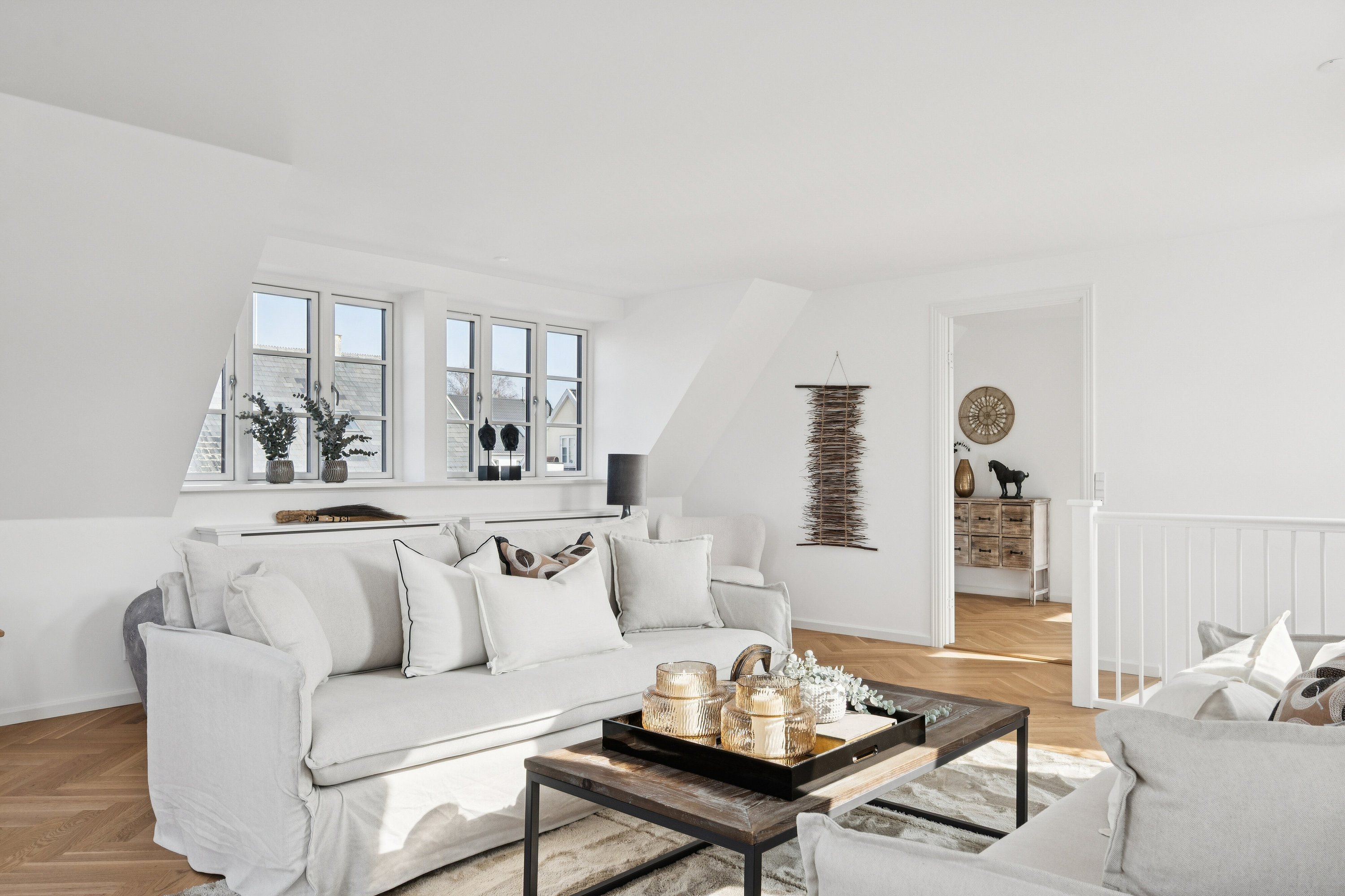 Fremhævet stue billede i fuldskærmstilstand. Billede af Peter Olsens Vej 2G, 3100 Hornbæk