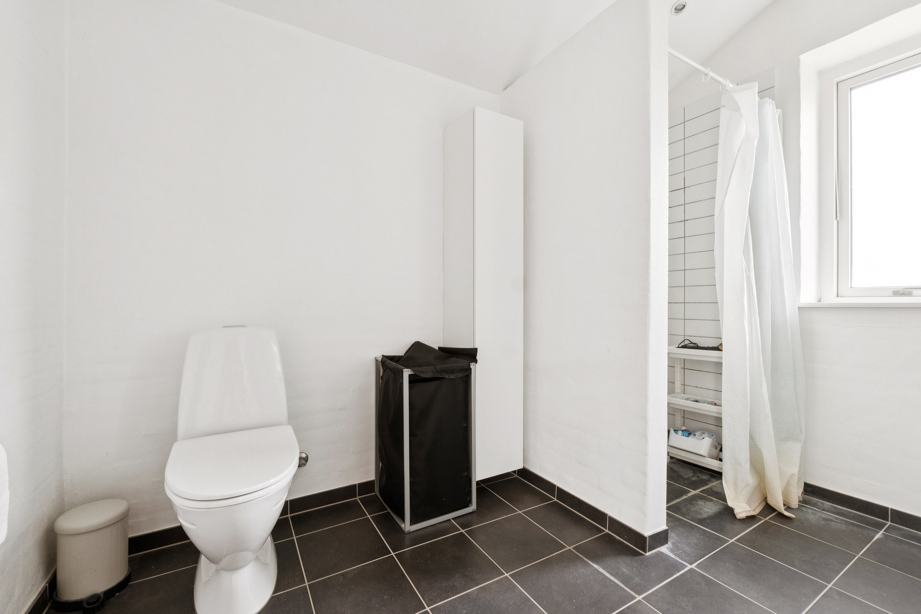 Fremhævet badeværelse billede i fuldskærmstilstand. Billede af Lykkesholms Allé 19, 8260 Viby J