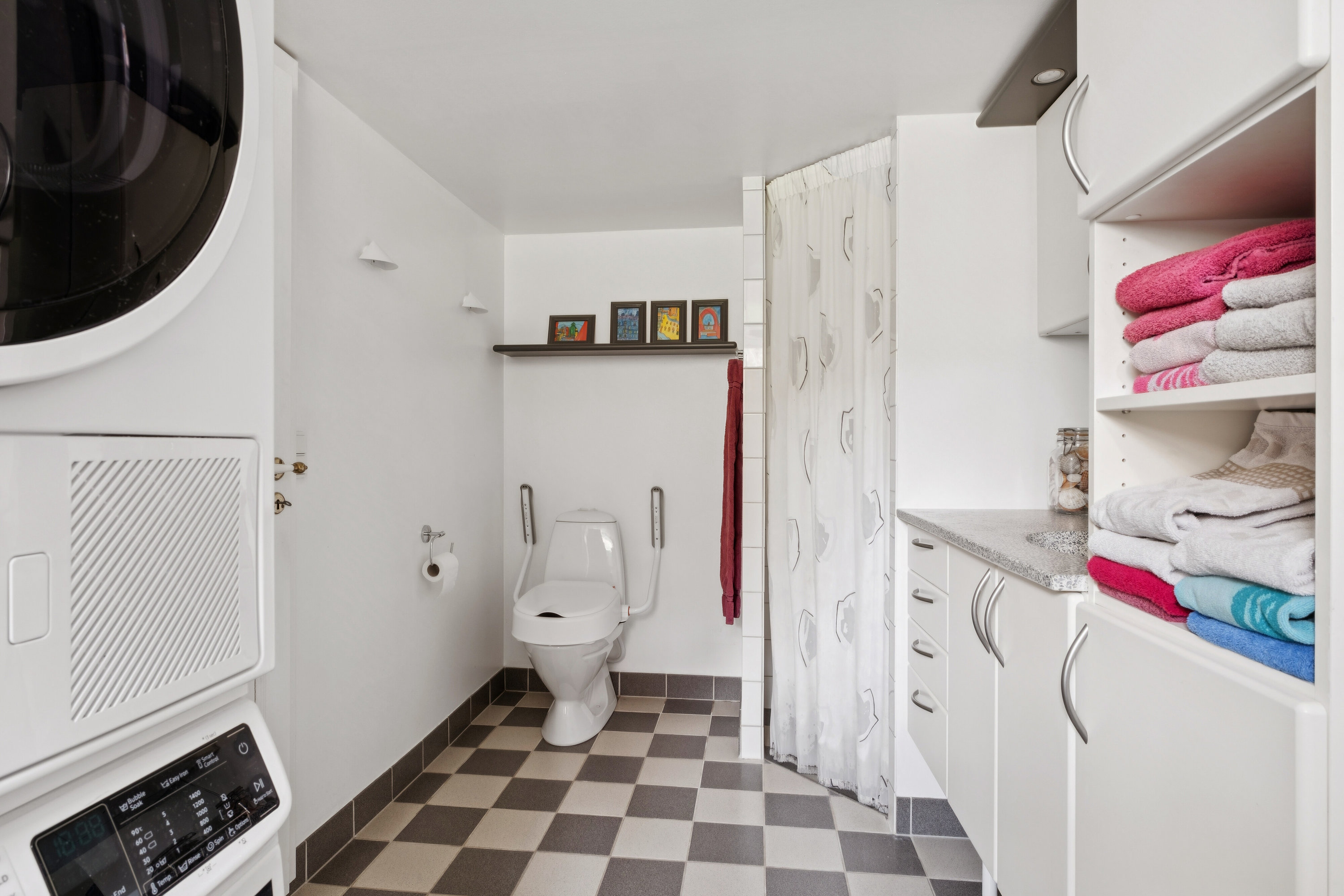 Fremhævet soveværelse billede i fuldskærmstilstand. Billede af Byvolden 9, 4000 Roskilde