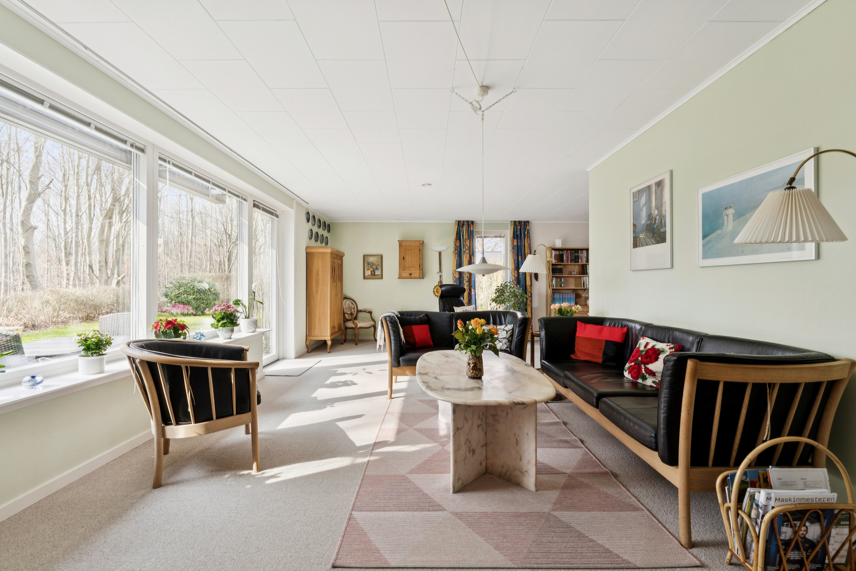 Fremhævet stue billede i fuldskærmstilstand. Billede af Tvedvej 53, 5700 Svendborg