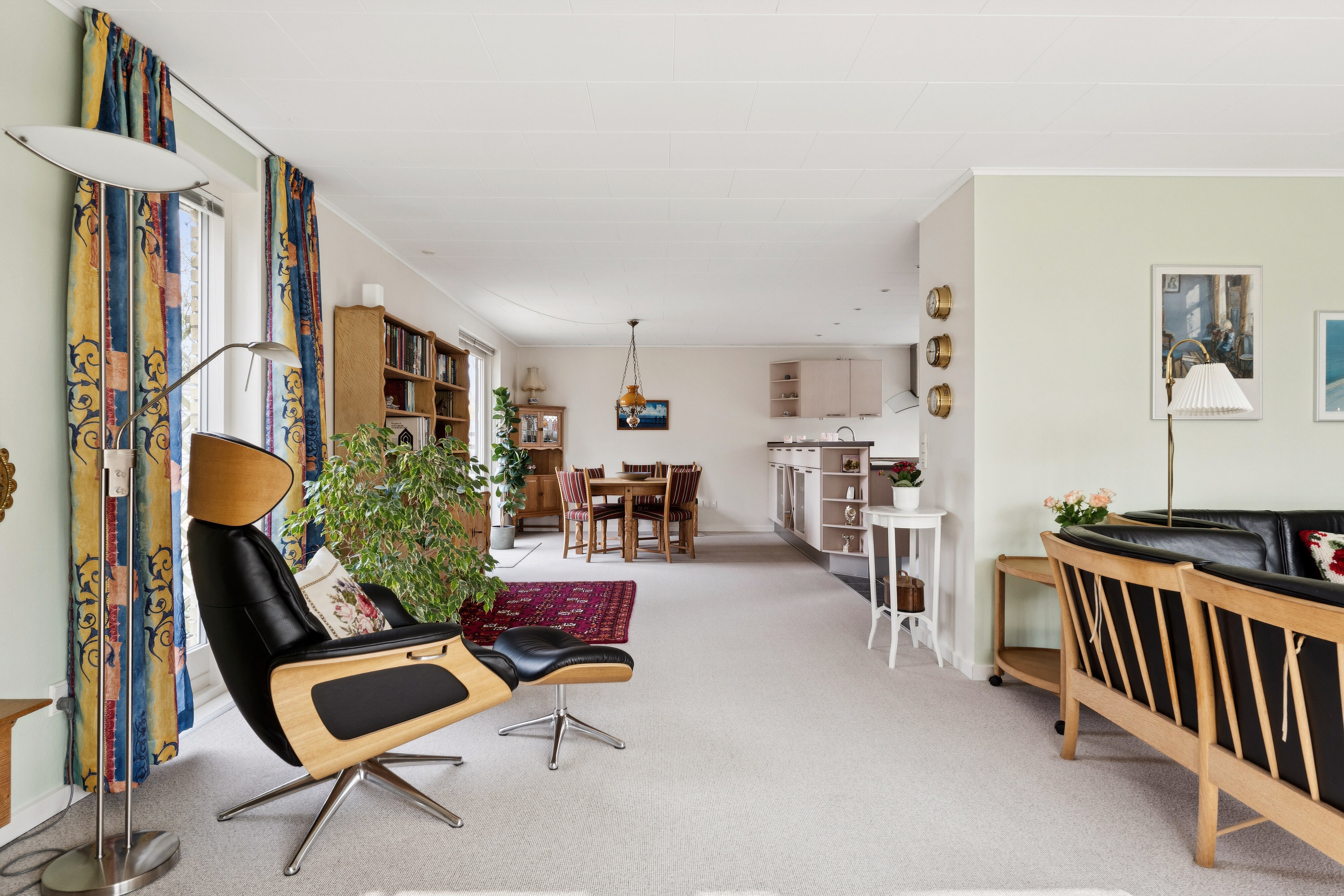 Fremhævet stue billede i fuldskærmstilstand. Billede af Tvedvej 53, 5700 Svendborg