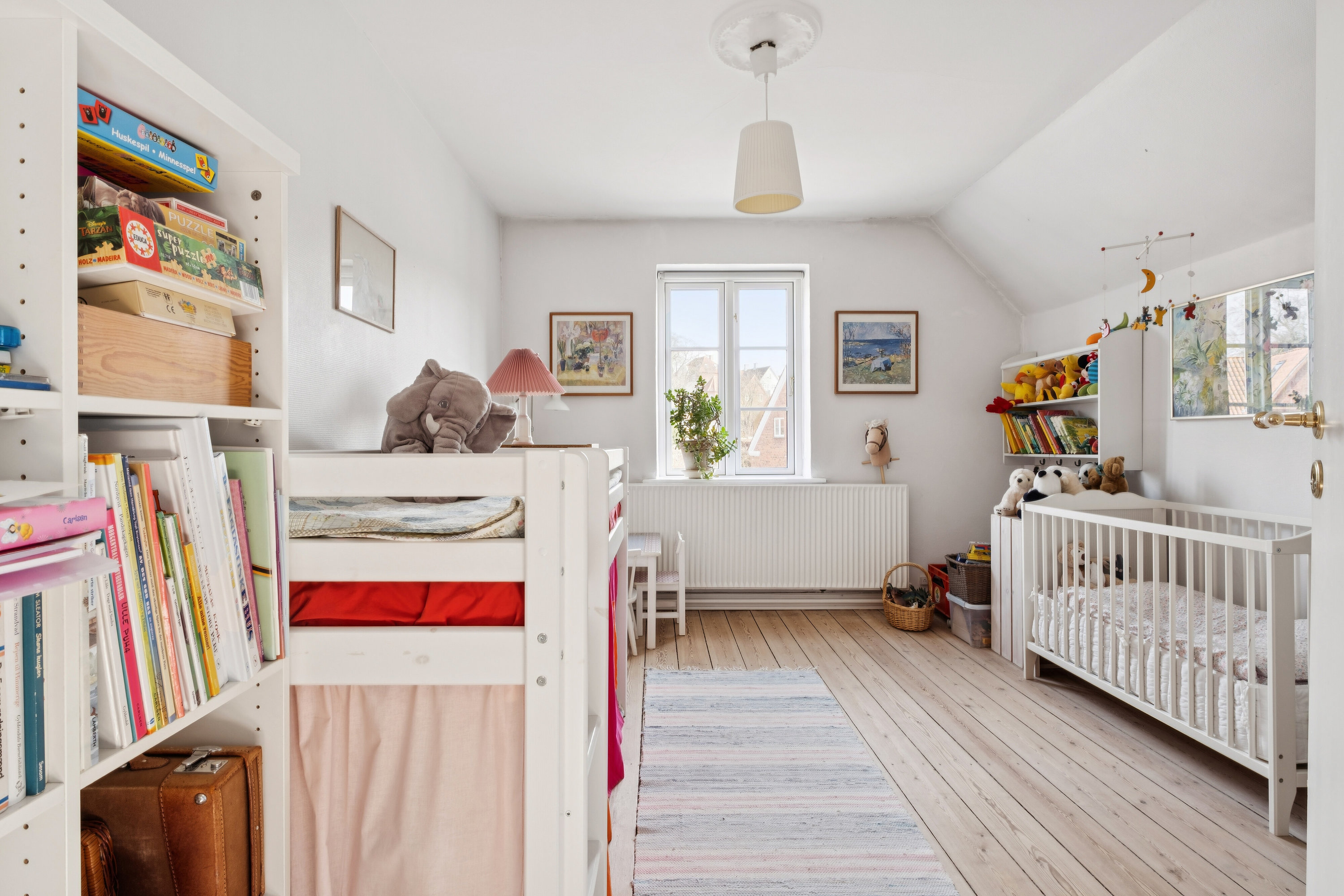 Fremhævet soveværelse billede i fuldskærmstilstand. Billede af Byvolden 9, 4000 Roskilde