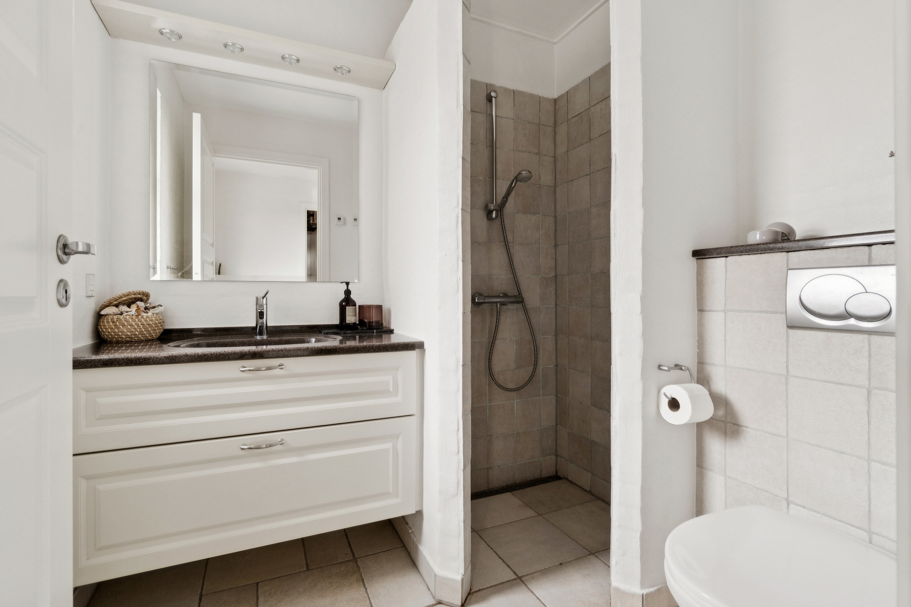 Fremhævet badeværelse billede i fuldskærmstilstand. Billede af Landlystparken 4, Tingstrup, 7700 Thisted