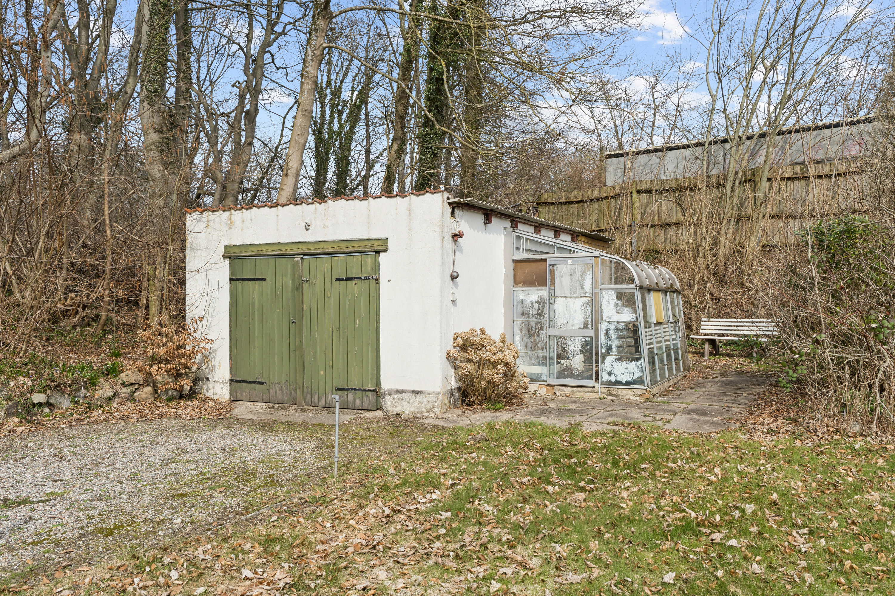 Fremhævet set fra vejen billede i fuldskærmstilstand. Billede af Skovvej 10, 6340 Kruså